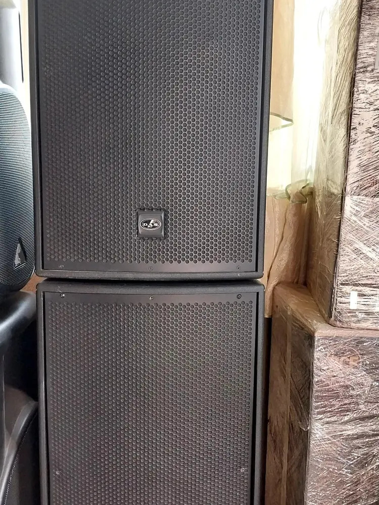 DAS Audio Action 15A (1 / 2)