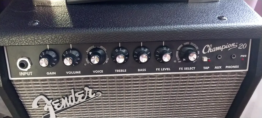 Fender Champion 20 (1 / 1)