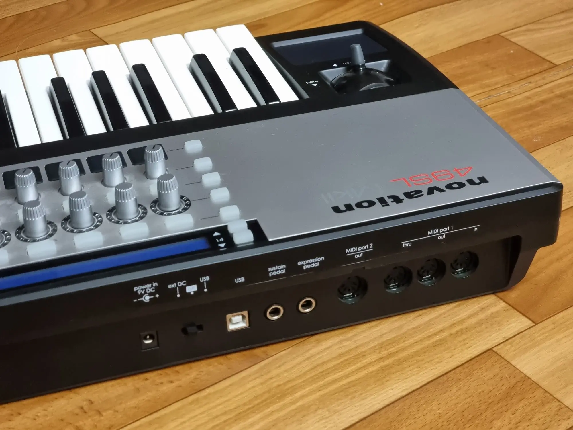 Миди-клавиатура NOVATION 49SL MKII (5 / 5)
