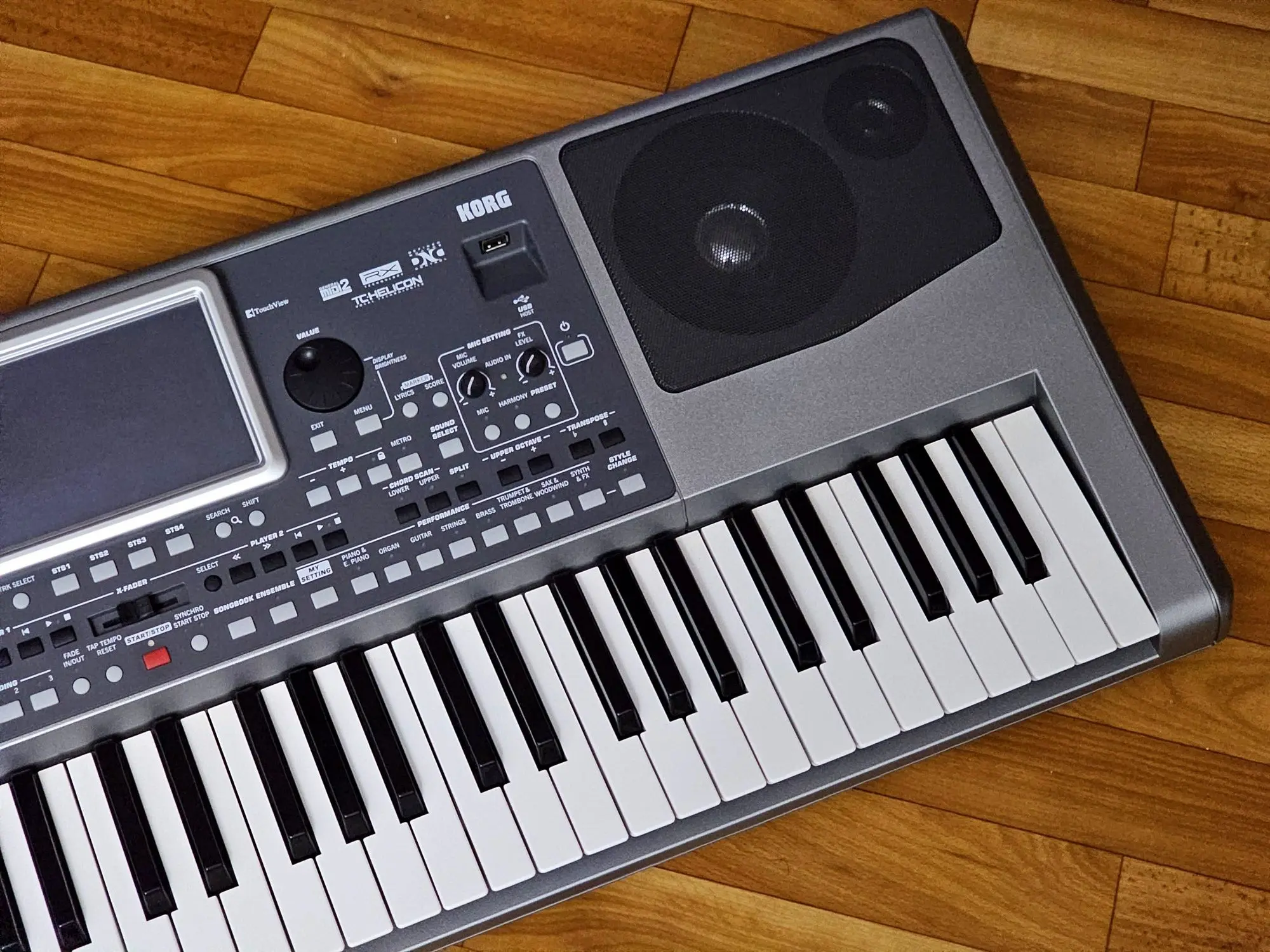 Профессиональный синтезатор KORG PA 900 (3 / 5)