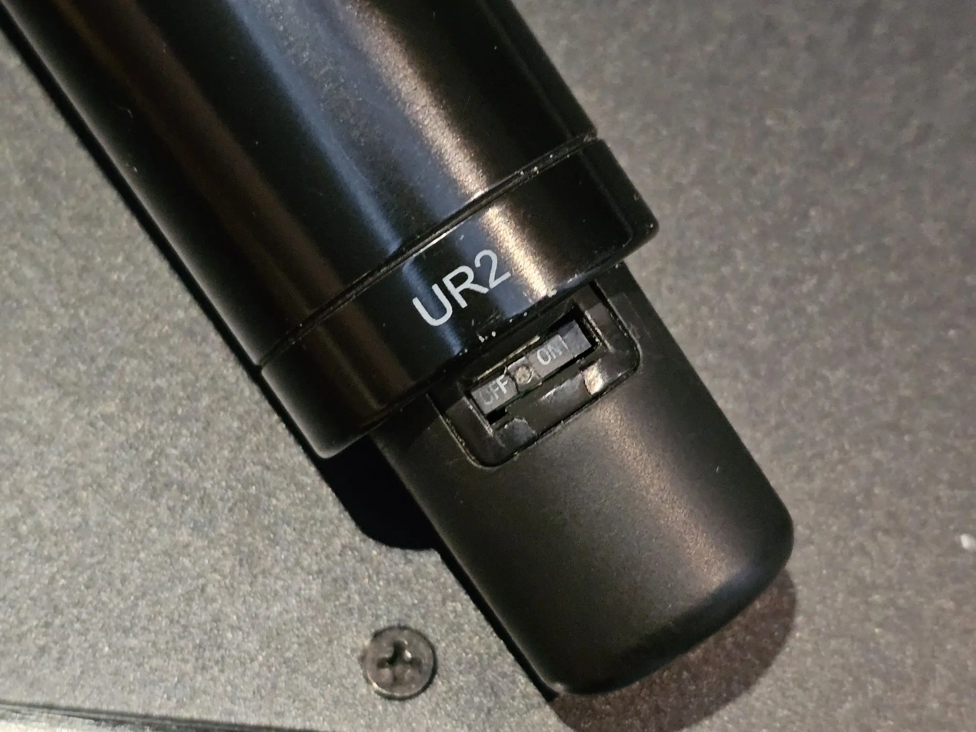 Профессиональный вокальный радиомикрофон SHURE UR24S/BETA87A (6 / 6)
