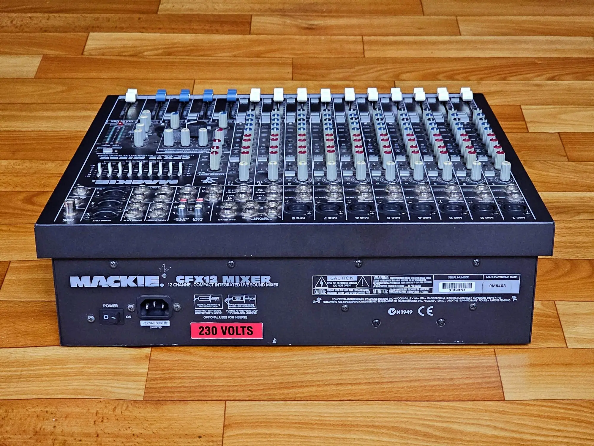 Пассивный микшерный пульт MACKIE CFX12 (2 / 2)