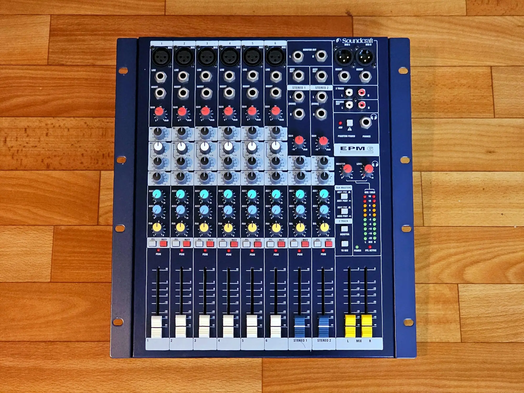 Пассивный микшерный пульт SOUNDCRAFT EPM 6 (1 / 1)