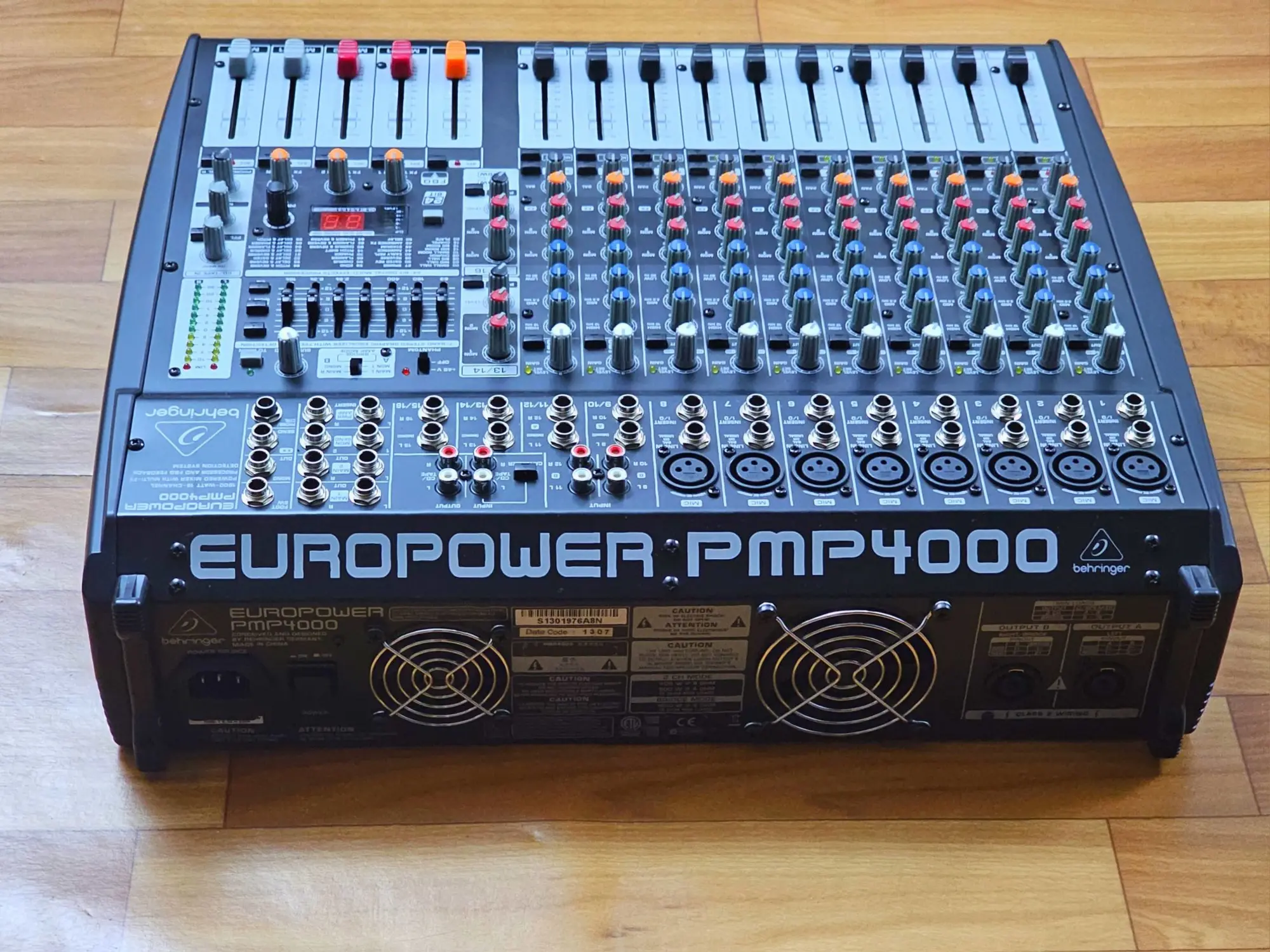 Активный микшерный пульт BEHRINGER PMP4000 (2 / 2)