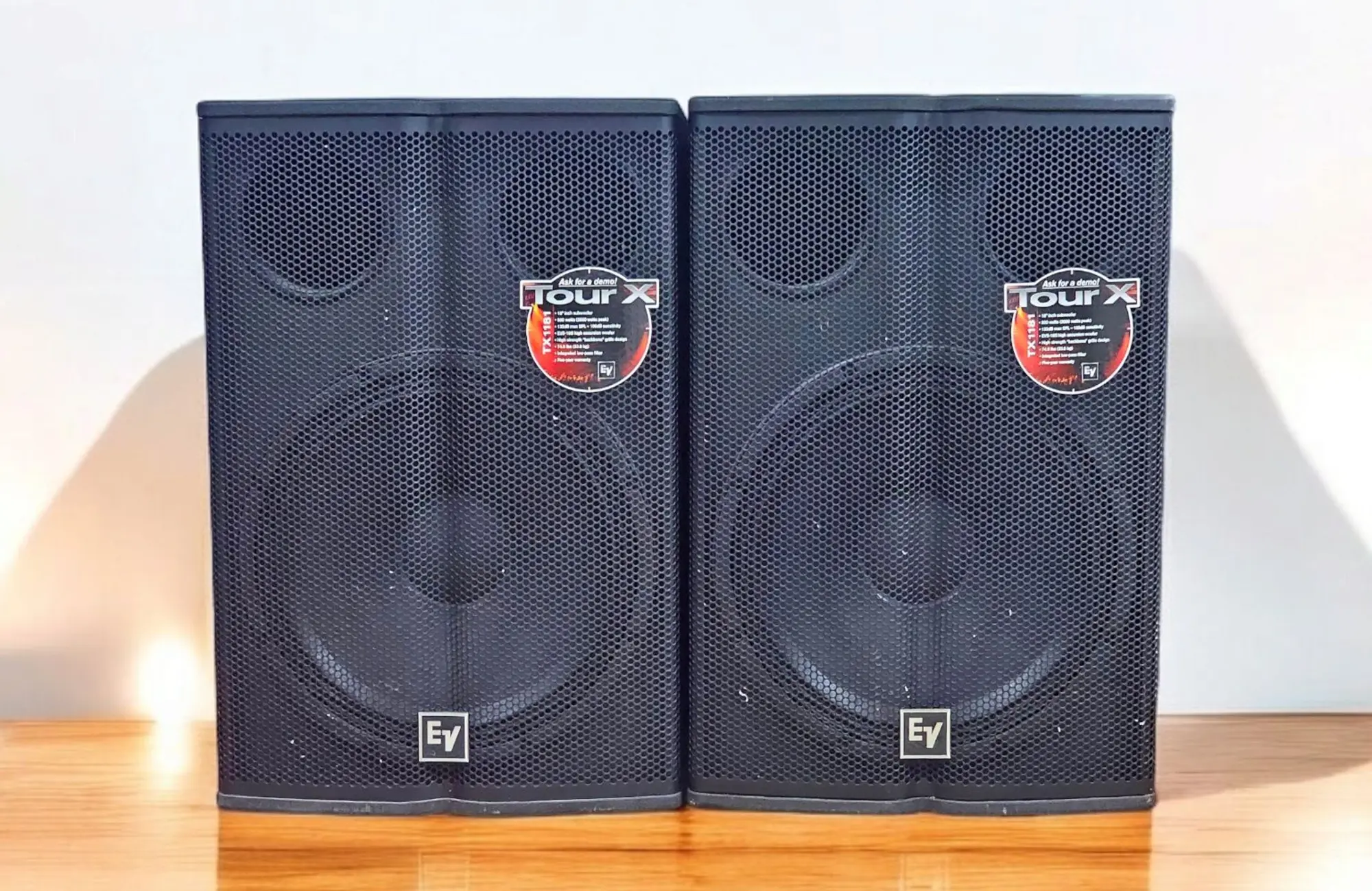 Пассивные сабвуферы ELECTRO-VOICE TX1181 (1 / 1)