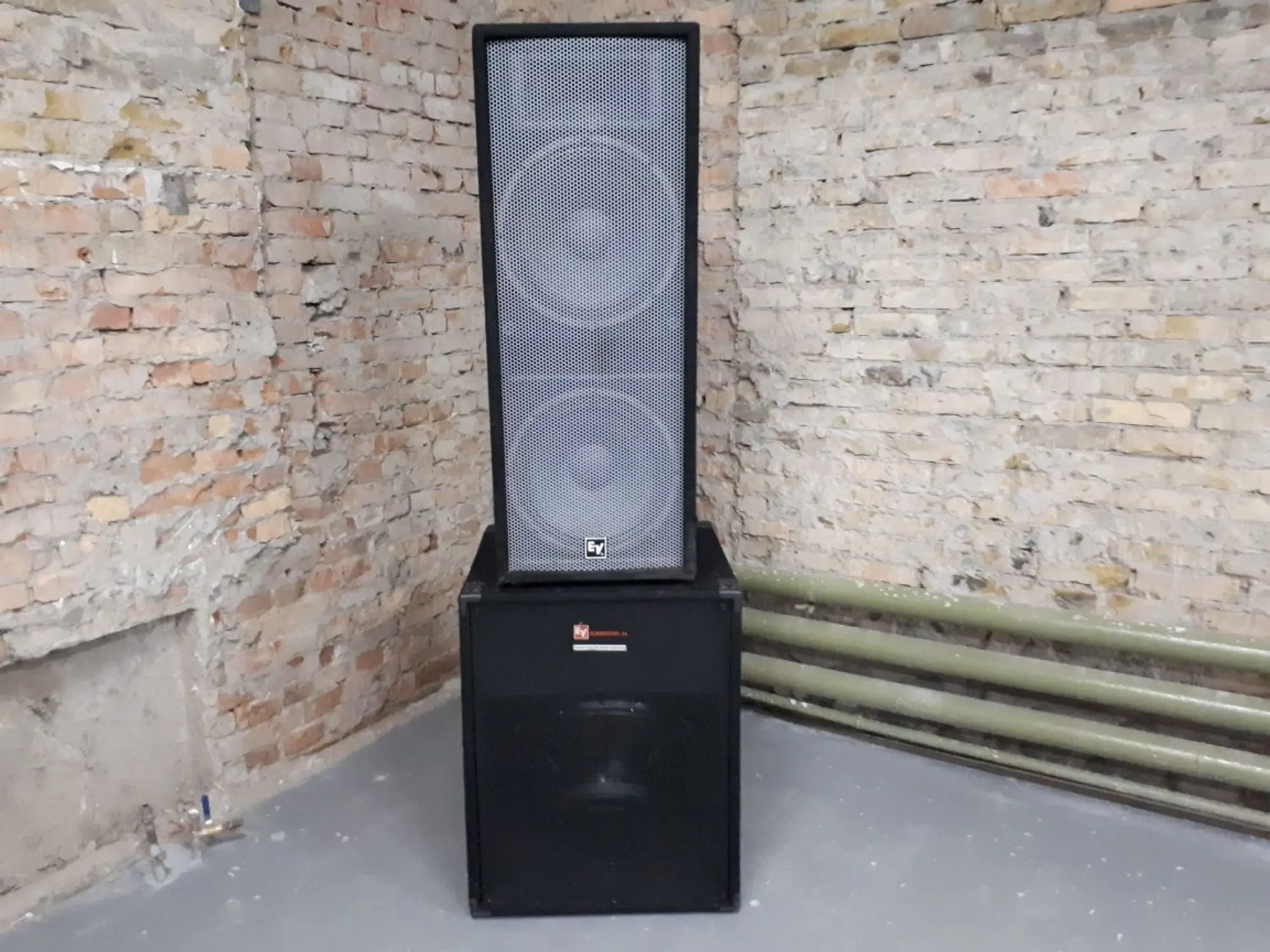 Фирменные колонки и сабвуферы ELECTRO-VOICE (2 / 3)
