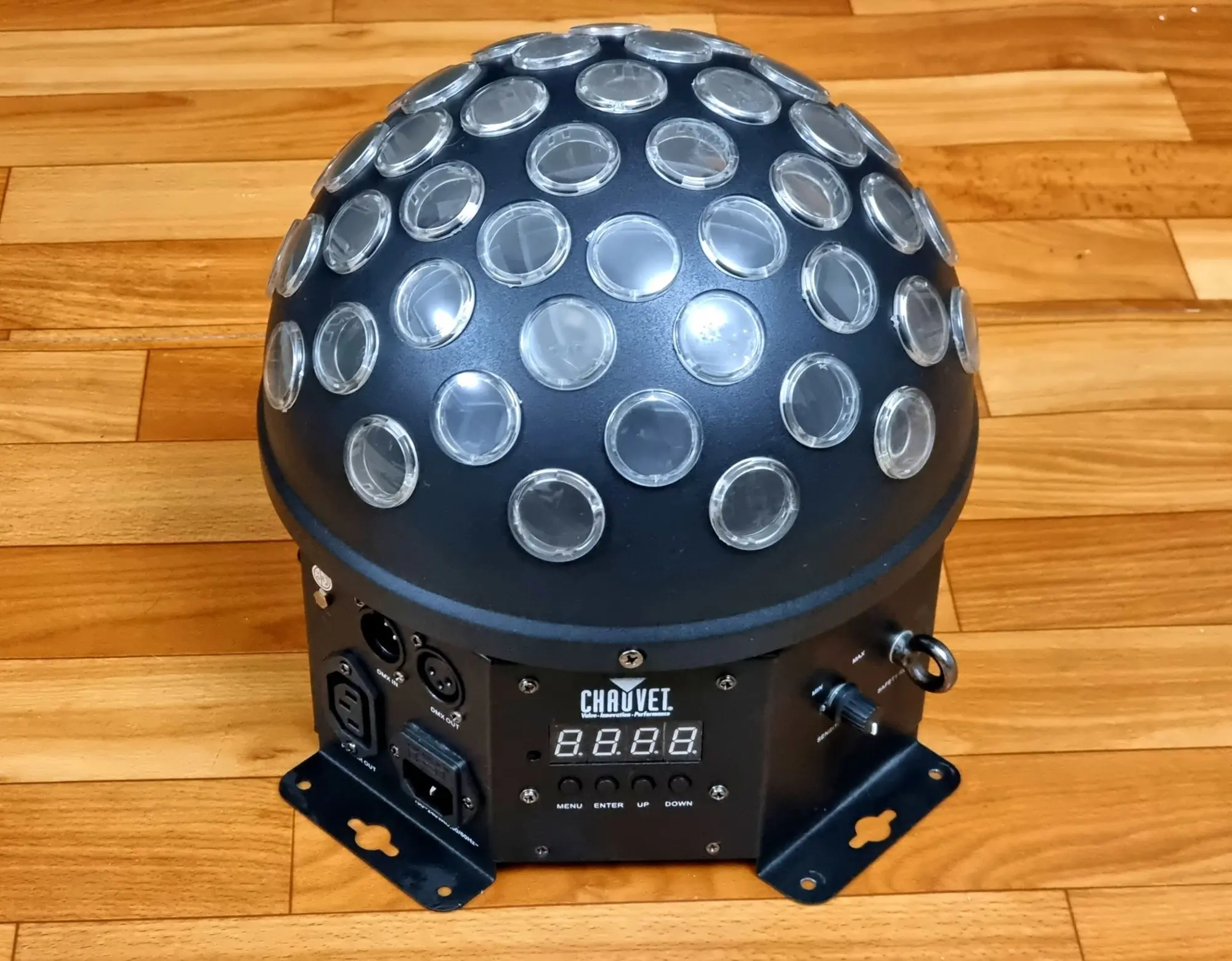 Светомузыка CHAUVET Hemisphere 5.1 (1 / 2)
