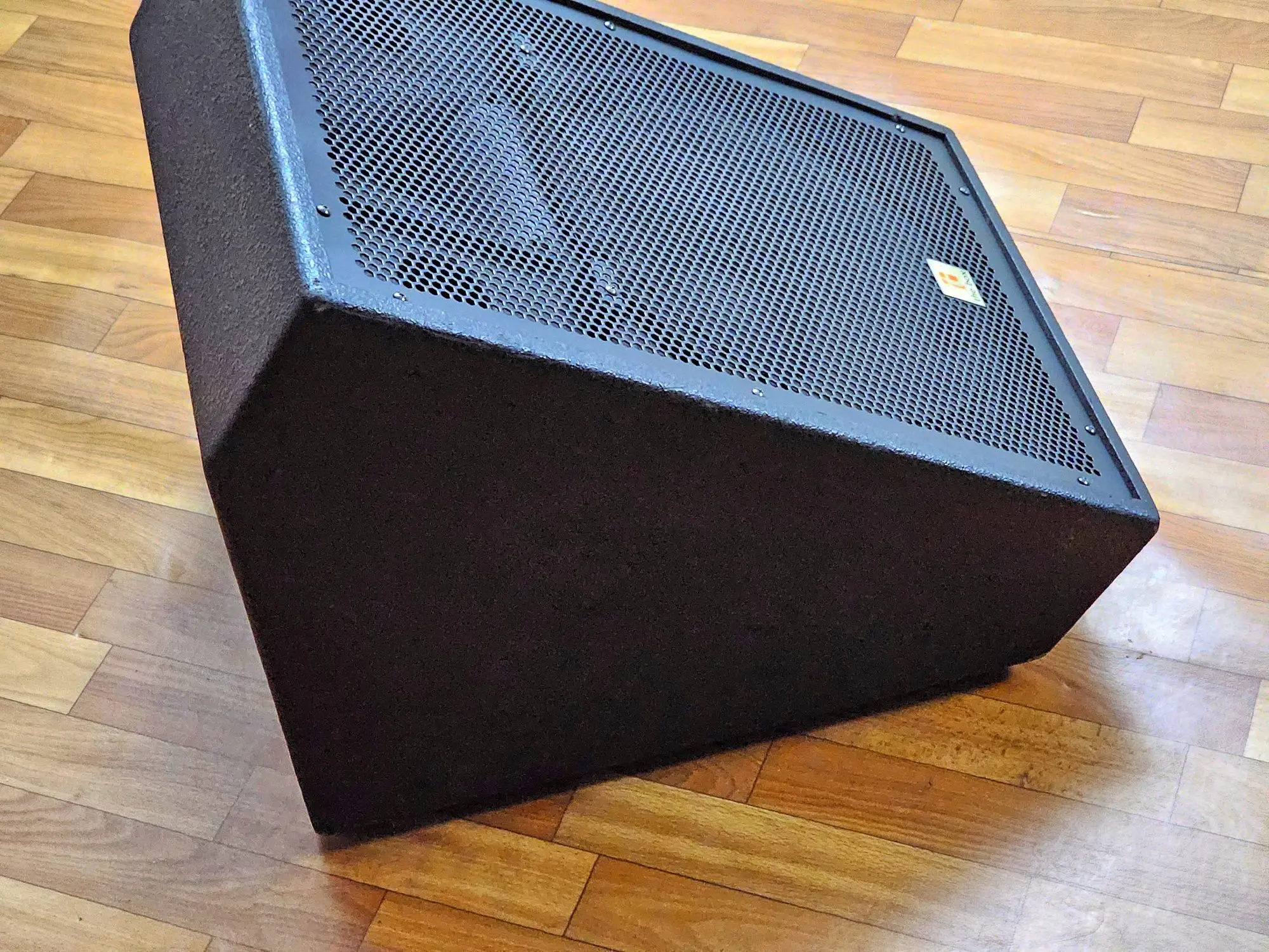 Активный сценический монитор THE BOX MA1520MKII (2 / 4)