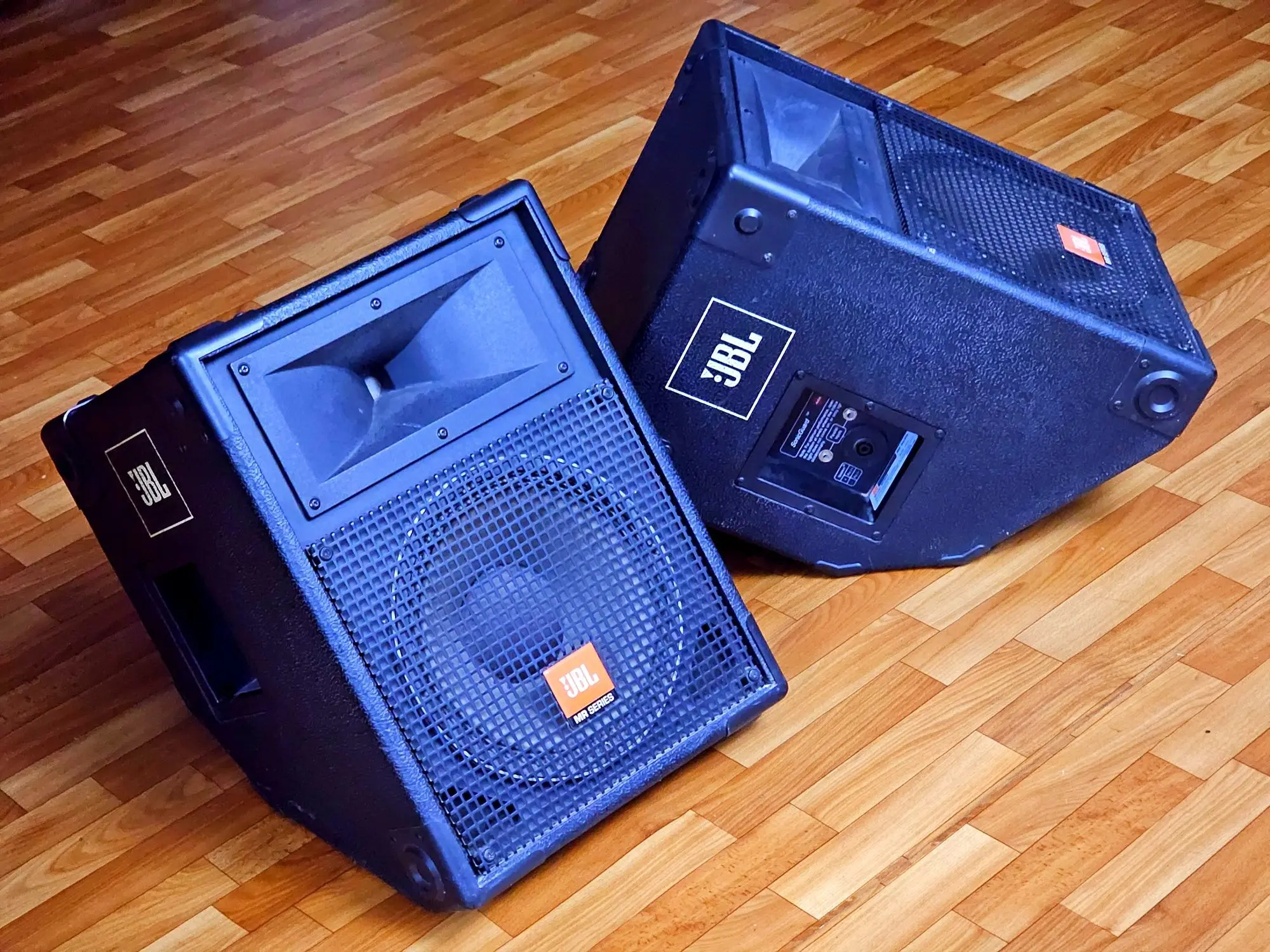 Фирменные пассивные мониторы JBL MR 902 (1 / 1)