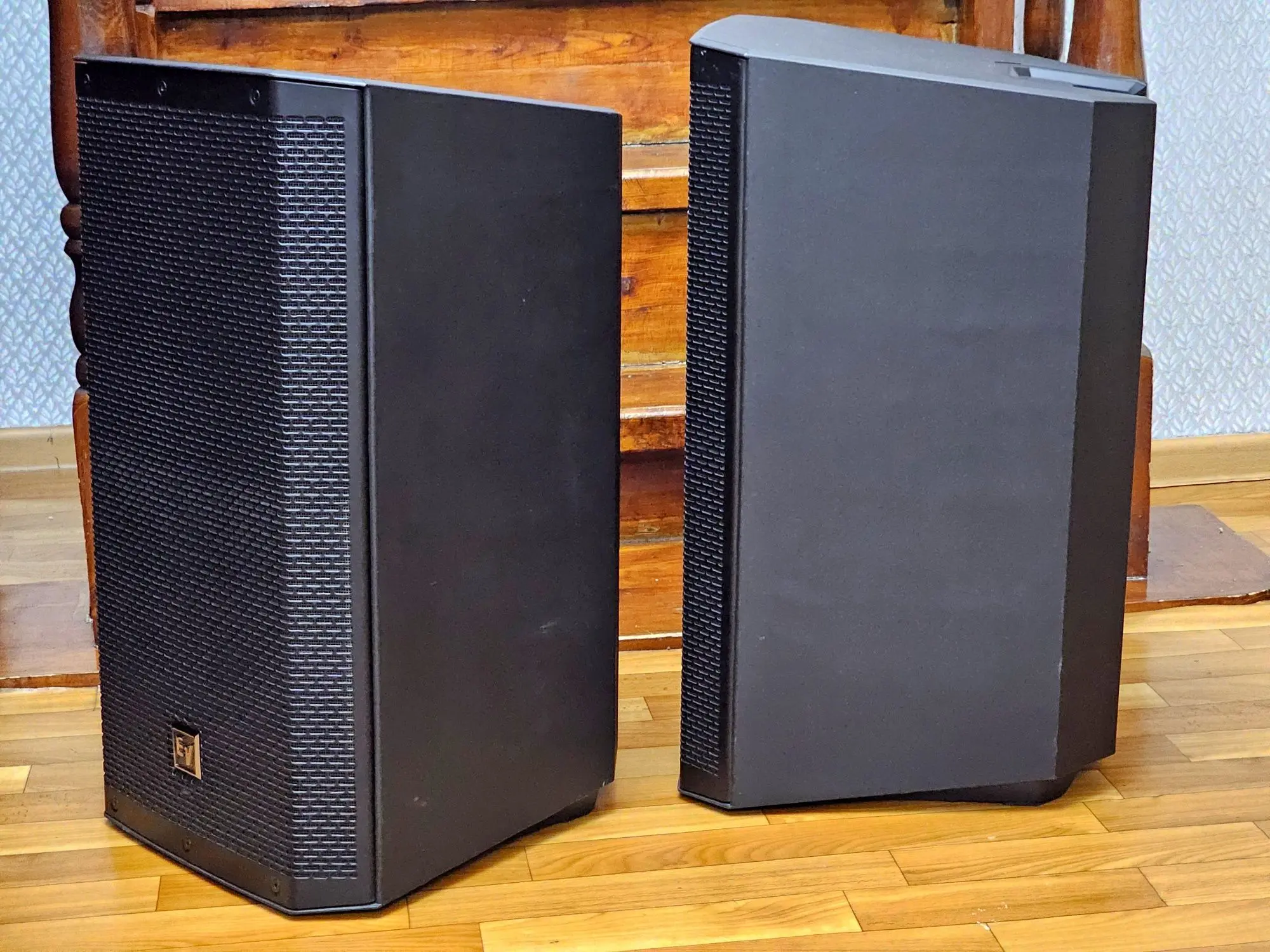 Активные колонки ELECTRO-VOICE ZLX-12BT (5 / 6)