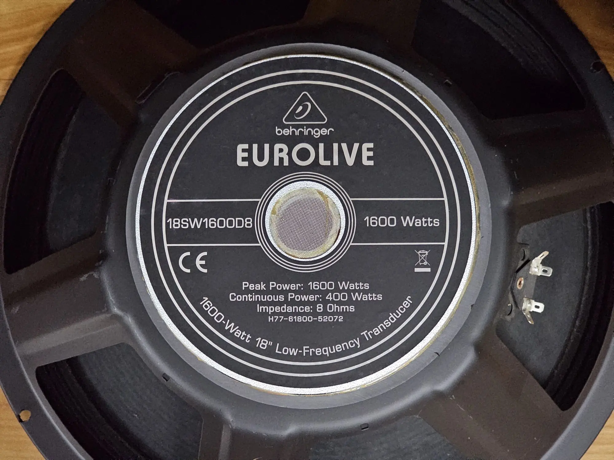 18-дюймовые динамики BEHRINGER 18SW1600D8 (2 / 6)
