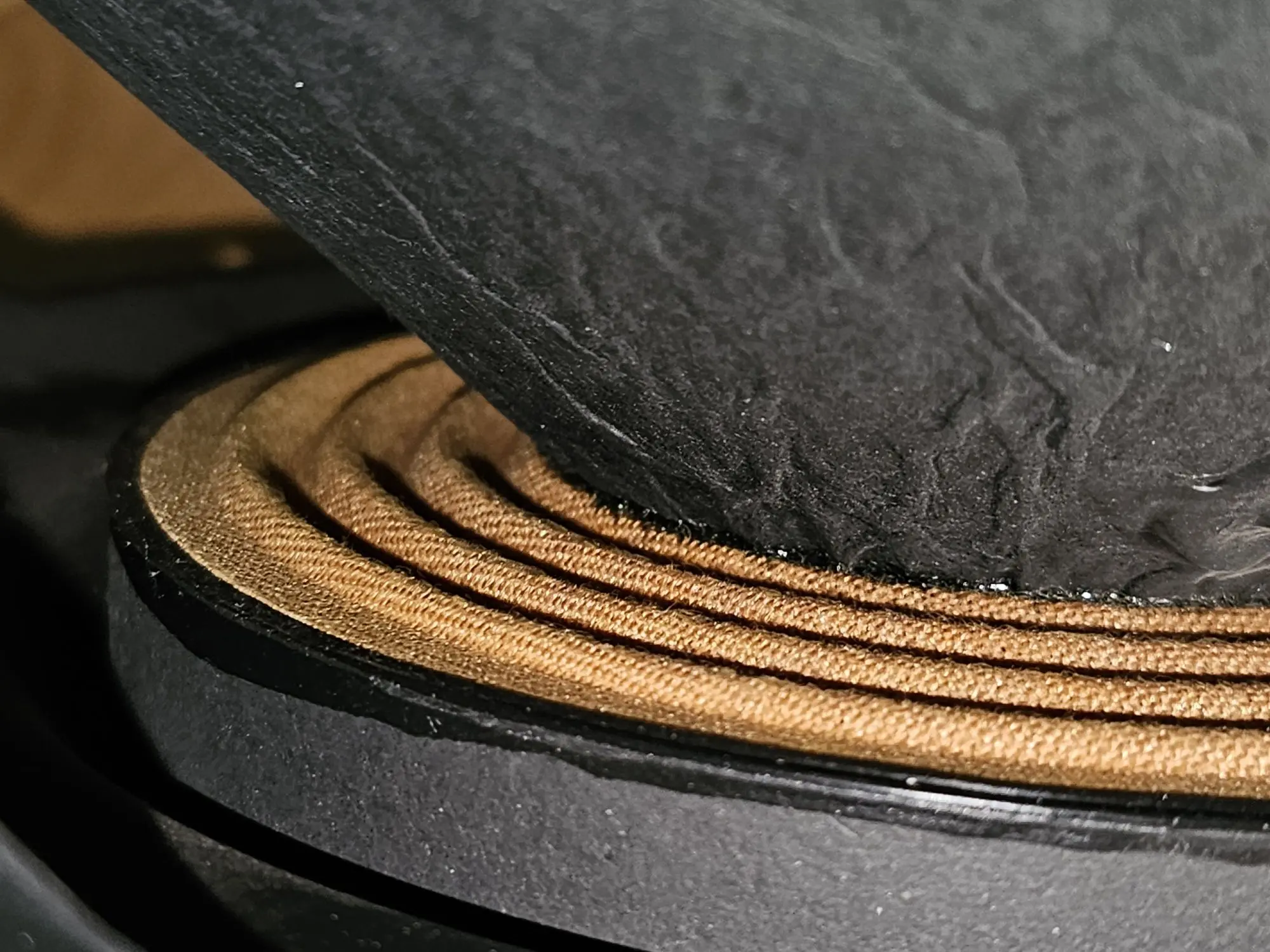 18-дюймовые динамики BEHRINGER 18SW1600D8 (3 / 6)