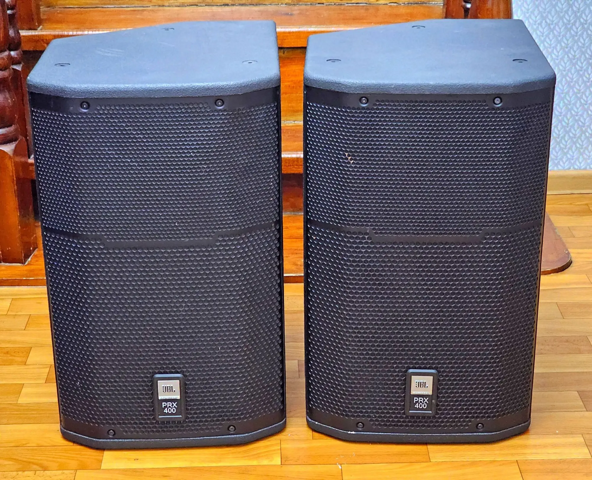Музыкальная аппаратура JBL & Master-audio & RCF & Takstar (1 / 6)