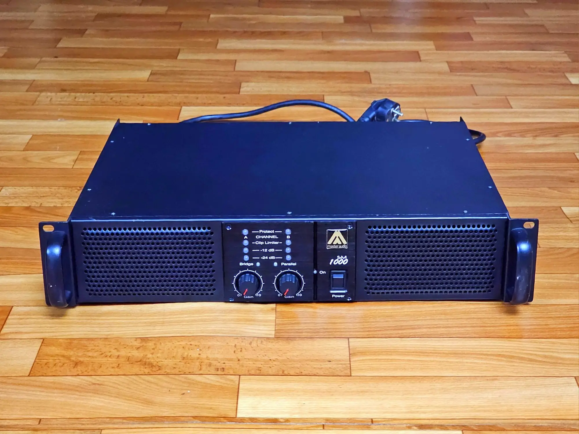 Музыкальная аппаратура JBL & Master-audio & RCF & Takstar (3 / 6)