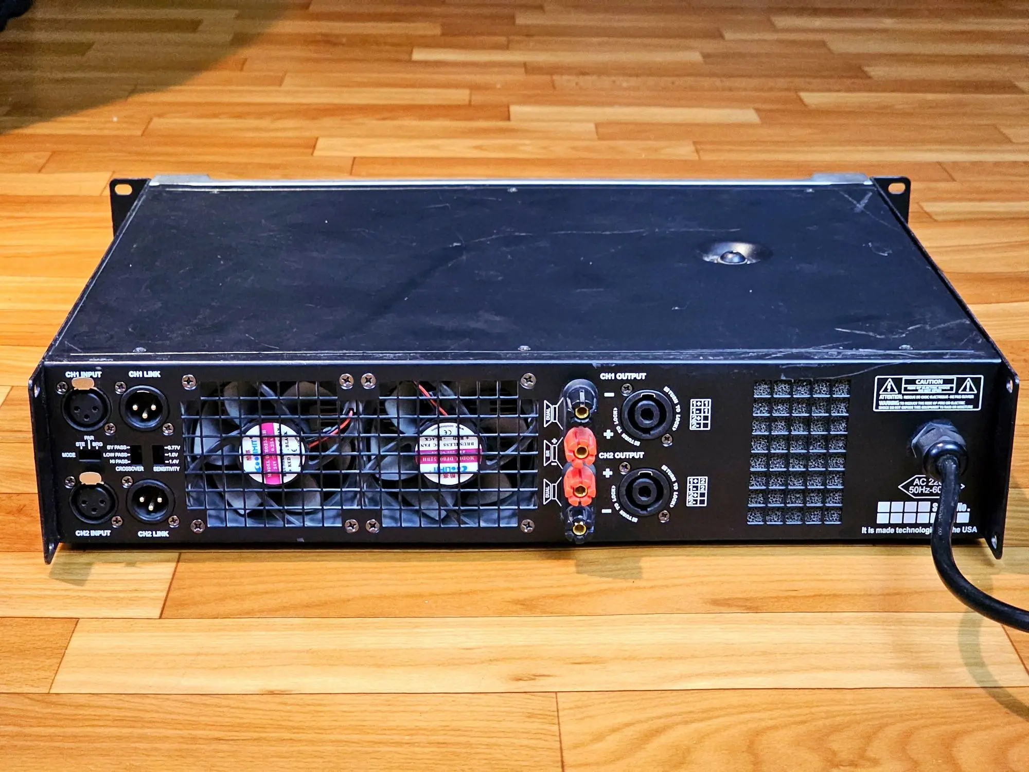 Усилитель мощности LNM PROTECH HX-2600 (2 / 3)