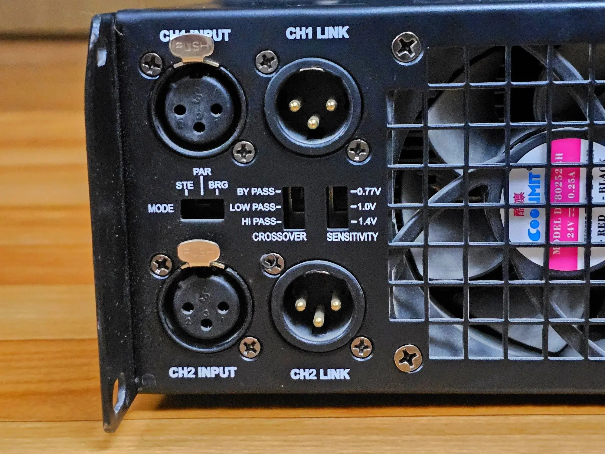 Усилитель мощности LNM PROTECH HX-2800 (3 / 4)