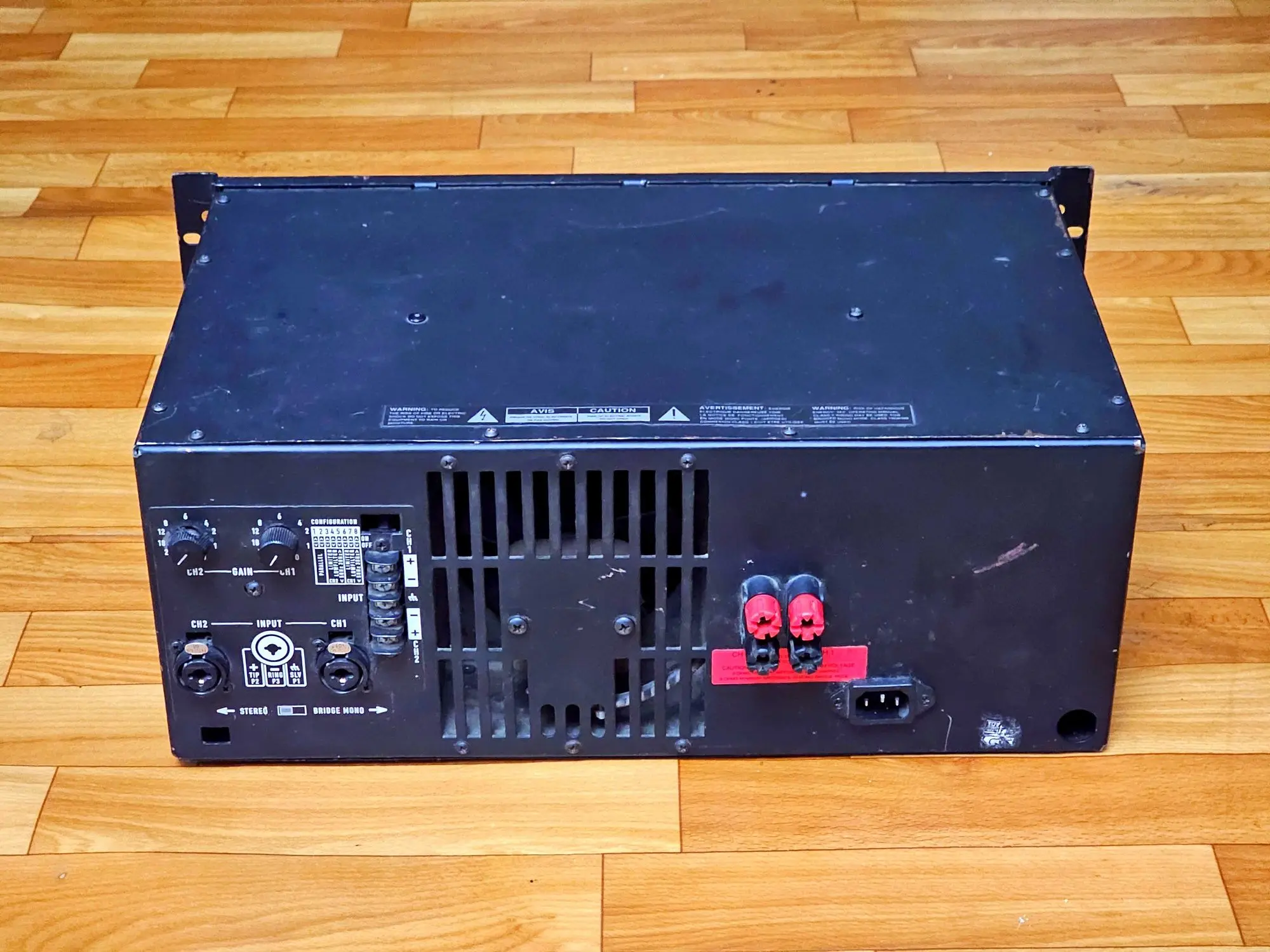 Усилитель мощности QSC USA 1310 (2 / 2)