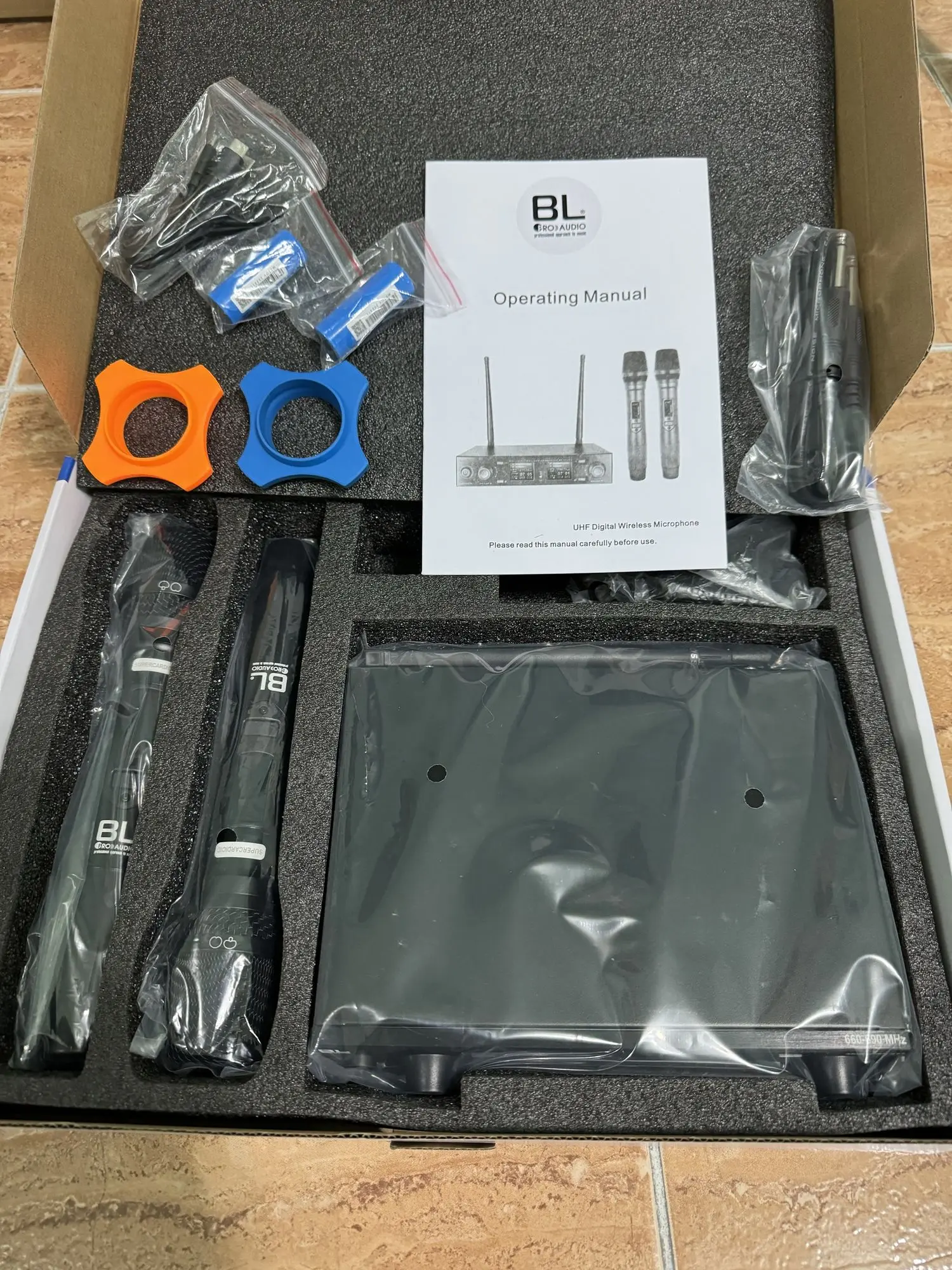 Радиомикрофон BL Pro Audio RX411 микрофон для Караоке для Вокала (2 / 2)