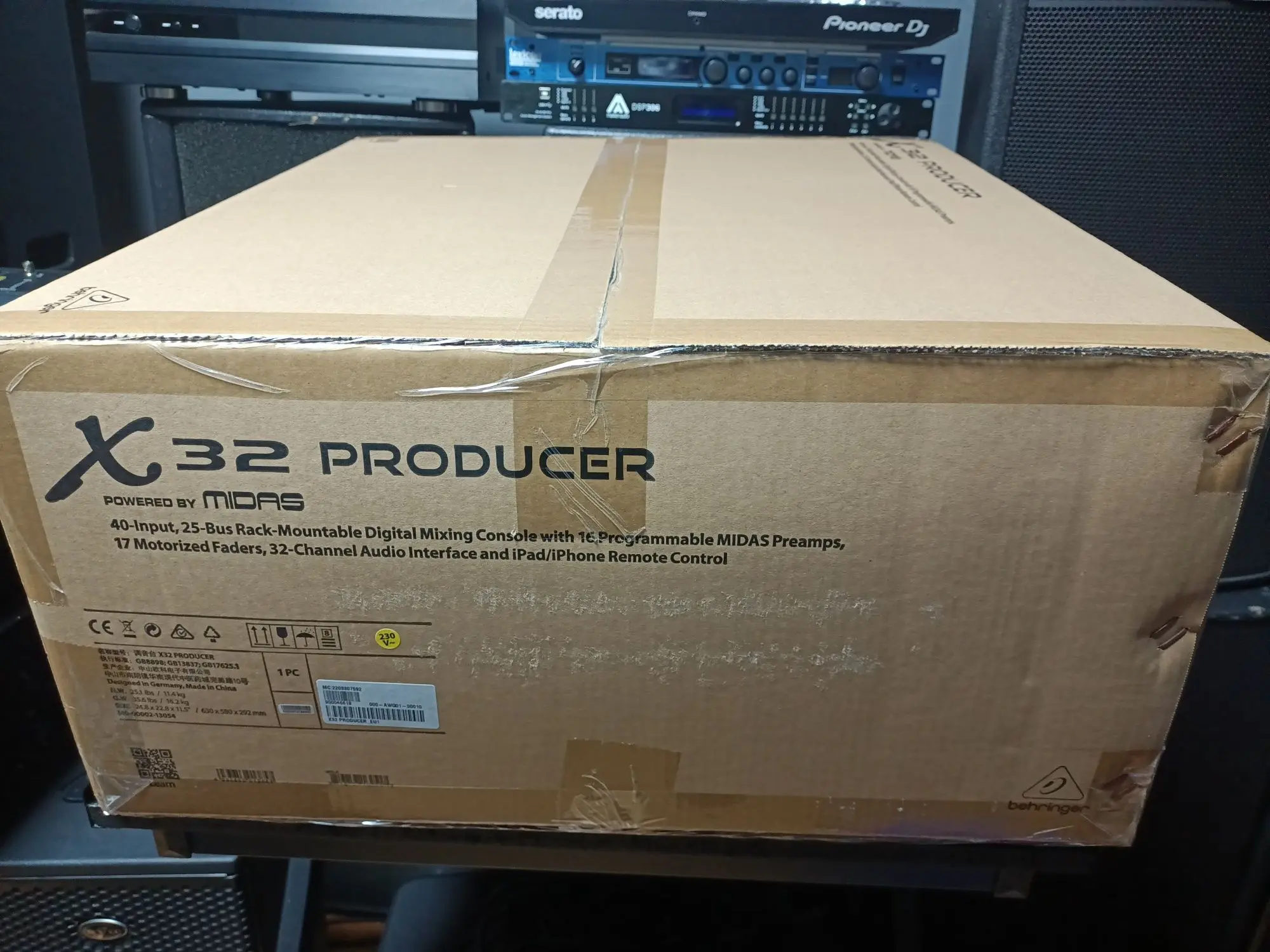 Цифровой Микшерный Пульт Behringer X32 PRODUSER  Новый (2 / 3)