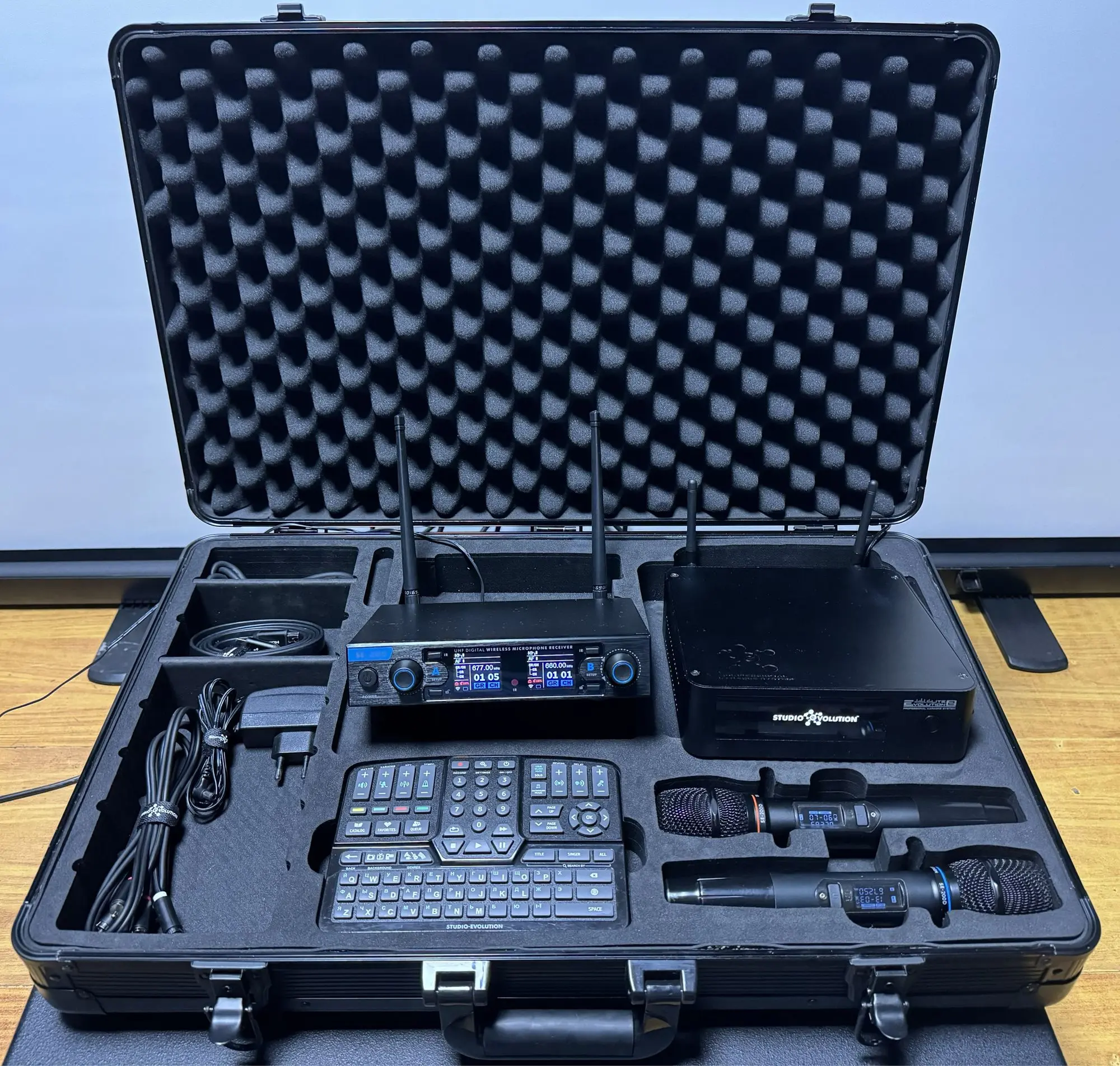 Караоке Система Evolution Lite2 Plus (1 / 2)