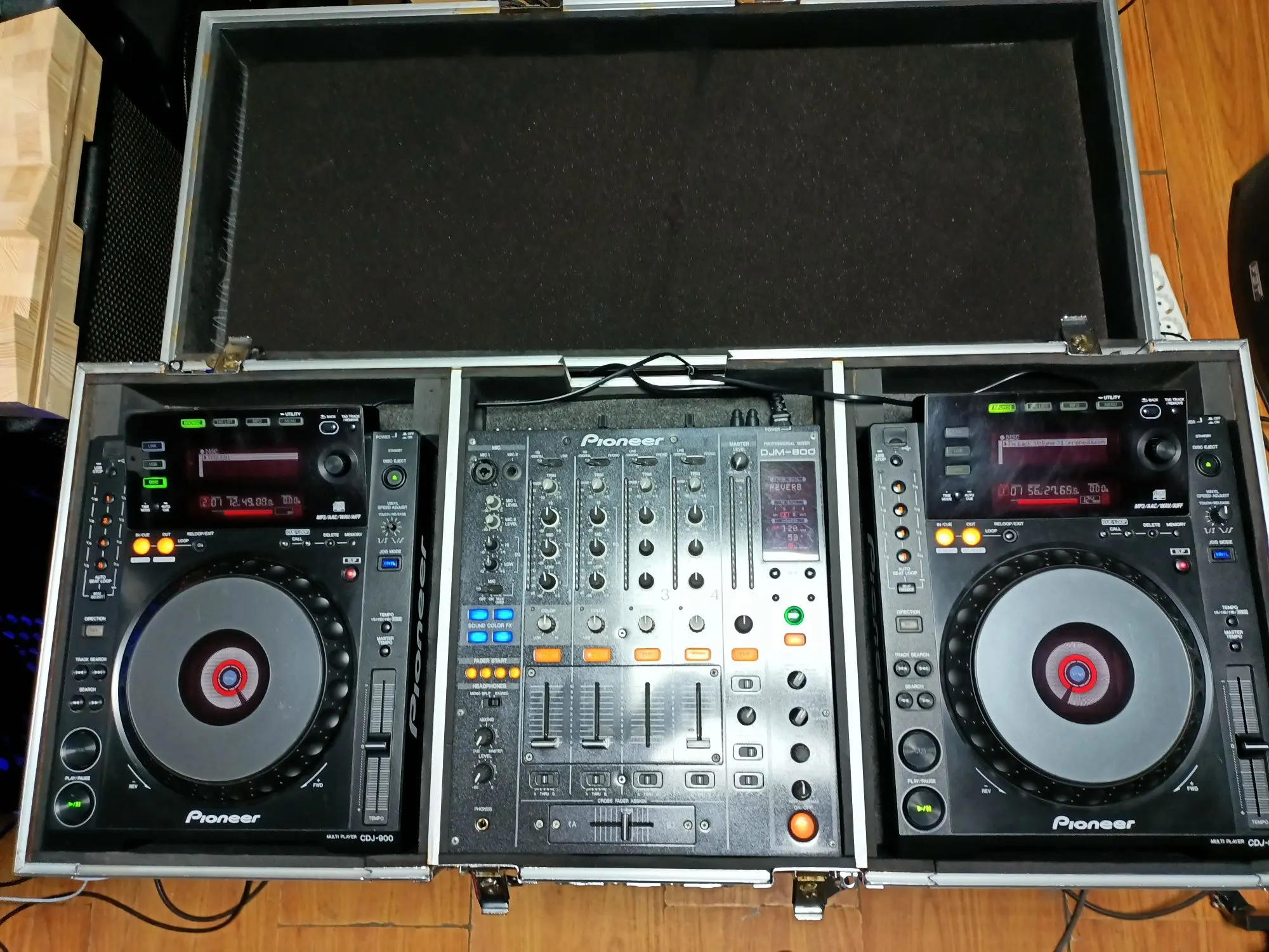 Dj контролёр и Микшерный Pioneer CDJ 900/ DJM800 состояние отличное (2 / 4)