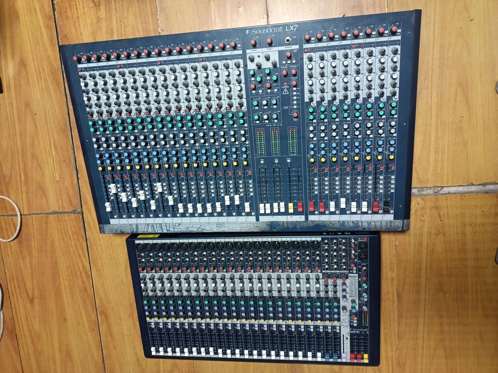 Пассивные Микшерные пульты Soundcraft LX7 II и Soundcraft MFXi 20 (1 / 1)