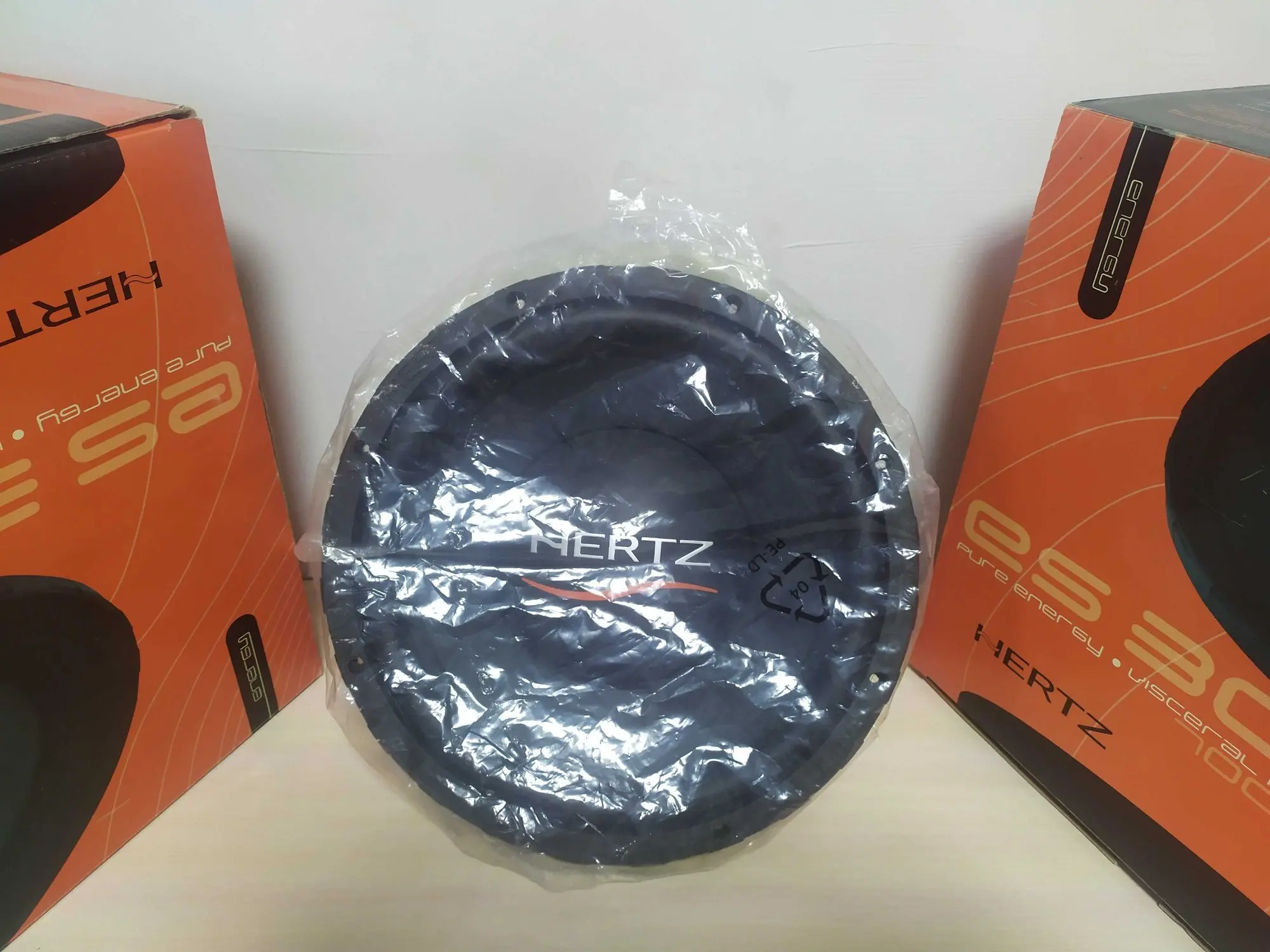 Hertz ES 300 Subwoofer(12") (3 / 8)