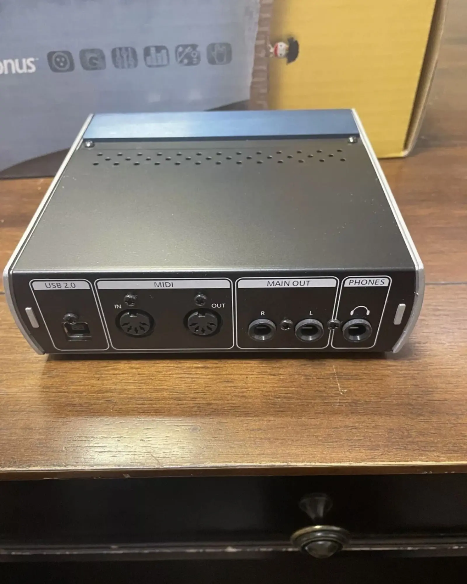 Звуковая карта Presonus AudioBox 22VSL (2 / 4)