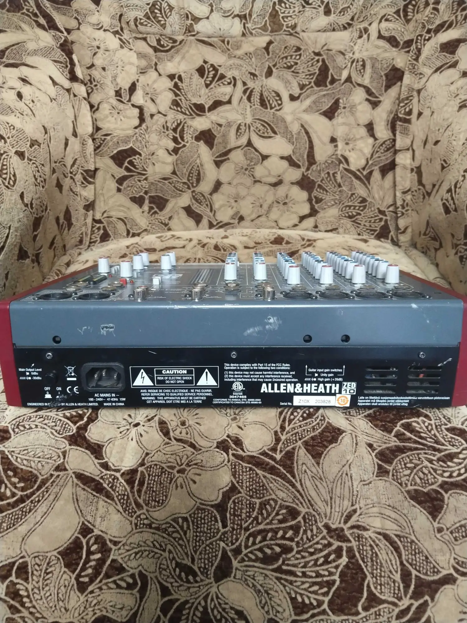 микшерский пульт Allen & Heath 10 (2 / 5)