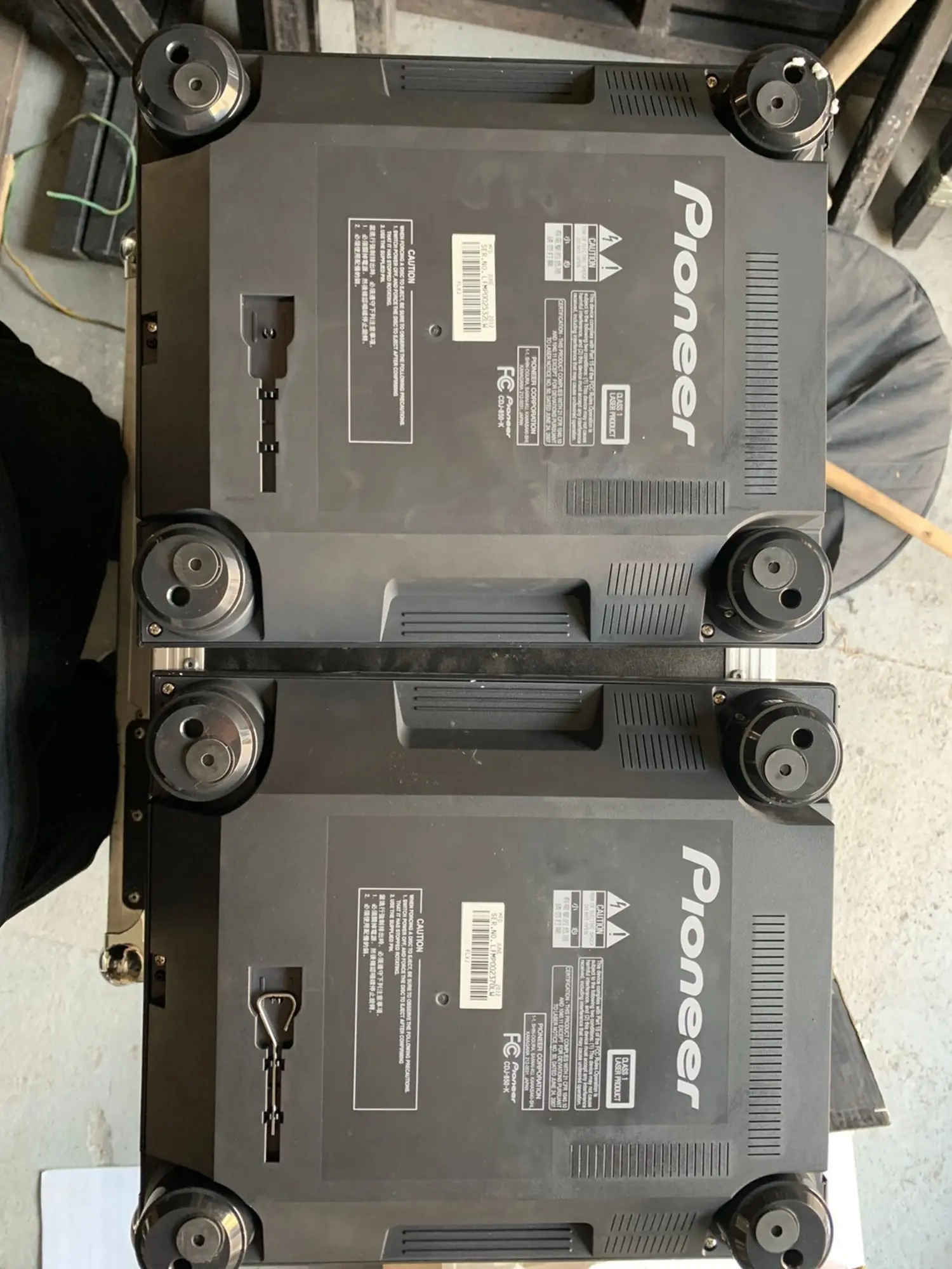 Диджеевские проигрыватель Pioneer CDJ850 (3 / 3)