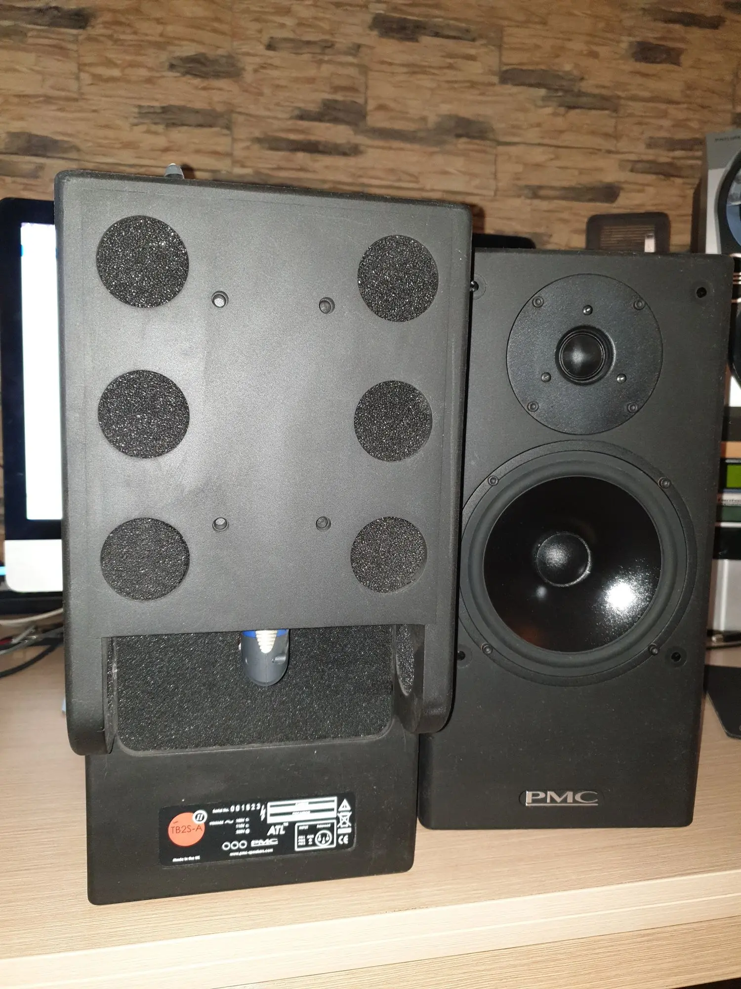 Студийные мониторы PCM TB2S (2 / 3)