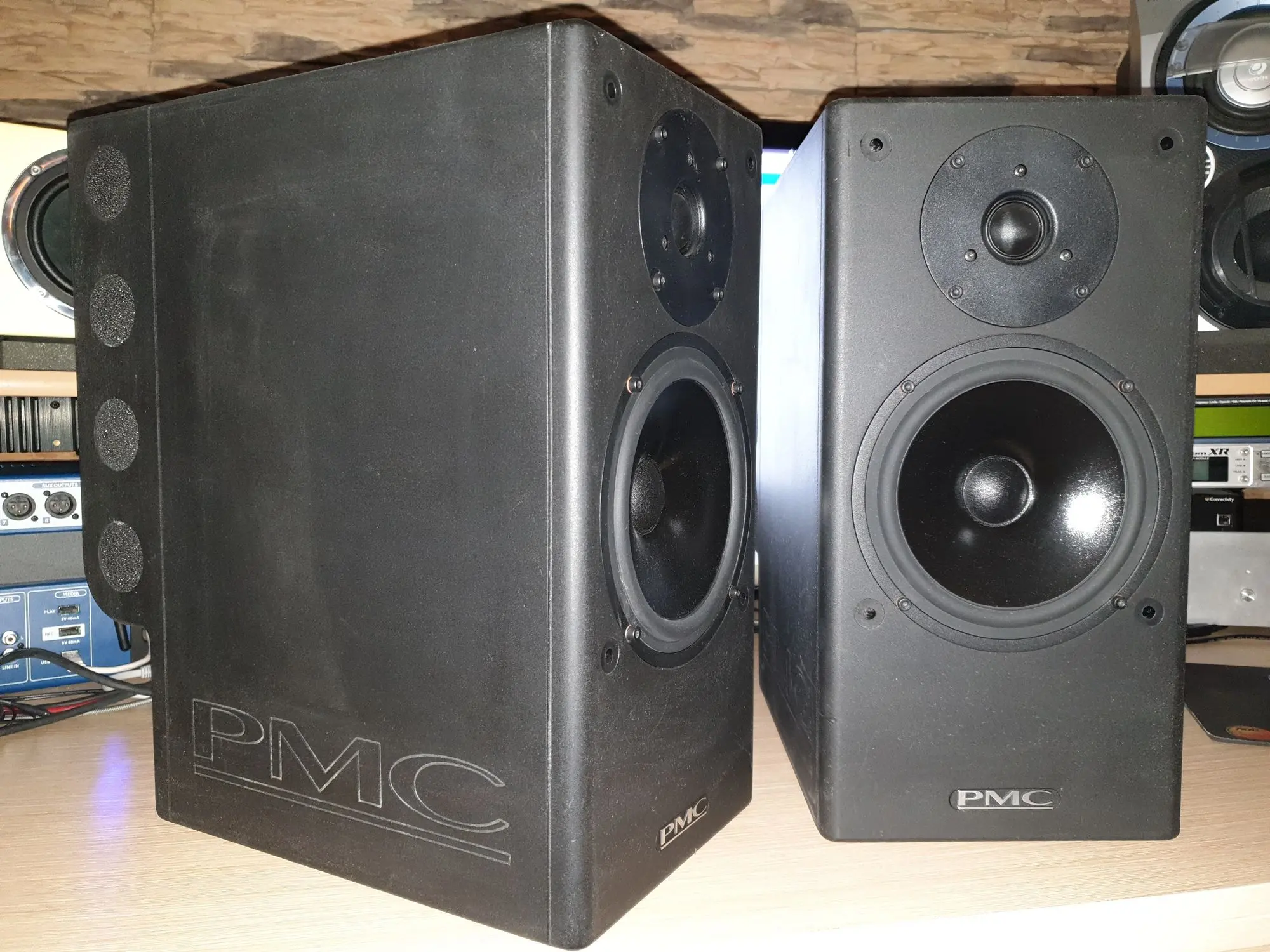 Студийные мониторы PCM TB2S (1 / 3)
