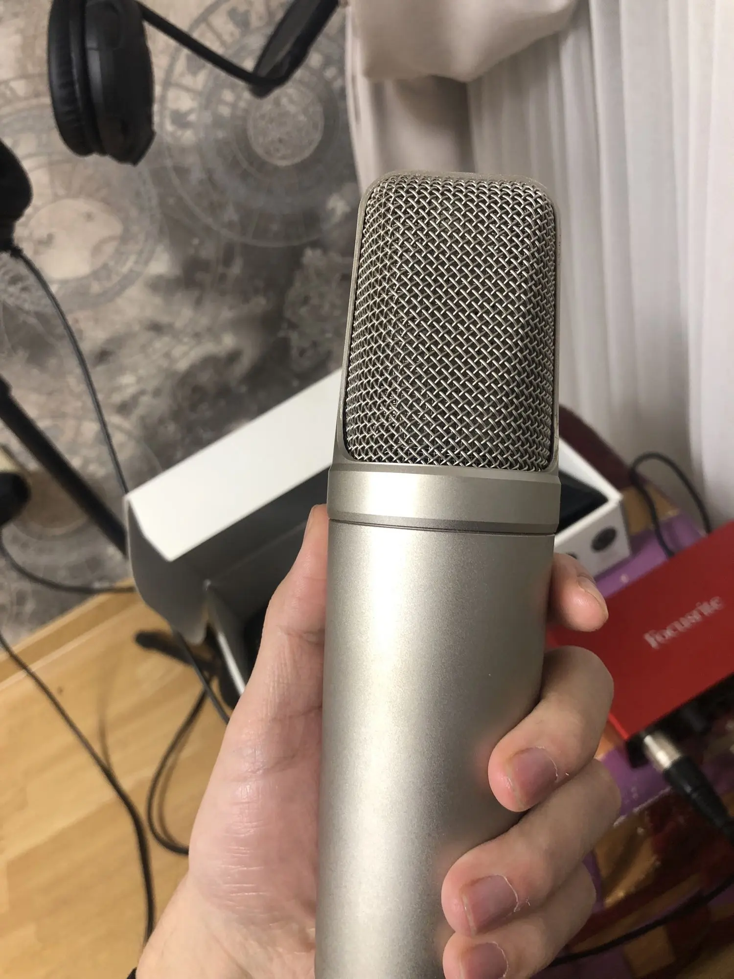 Студийный микрофон rode nt 1000 и звуковую карту Focusrite (5 / 6)
