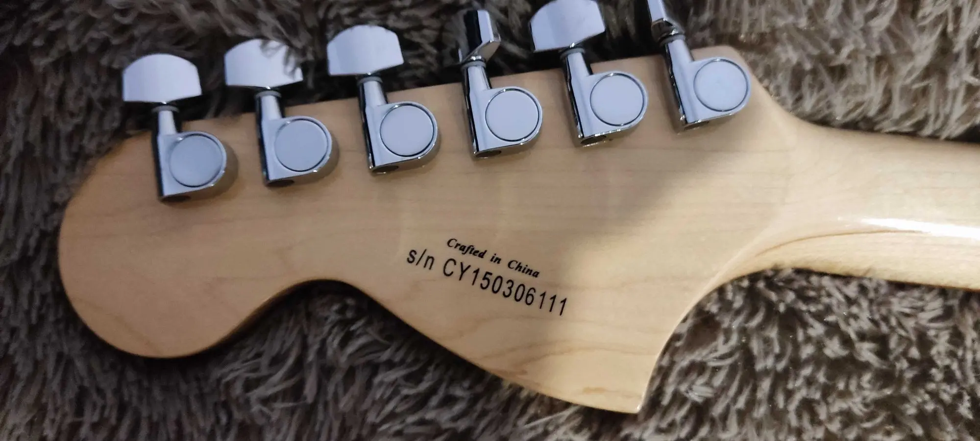 Электрогитара Fender stratocaster (2 / 3)