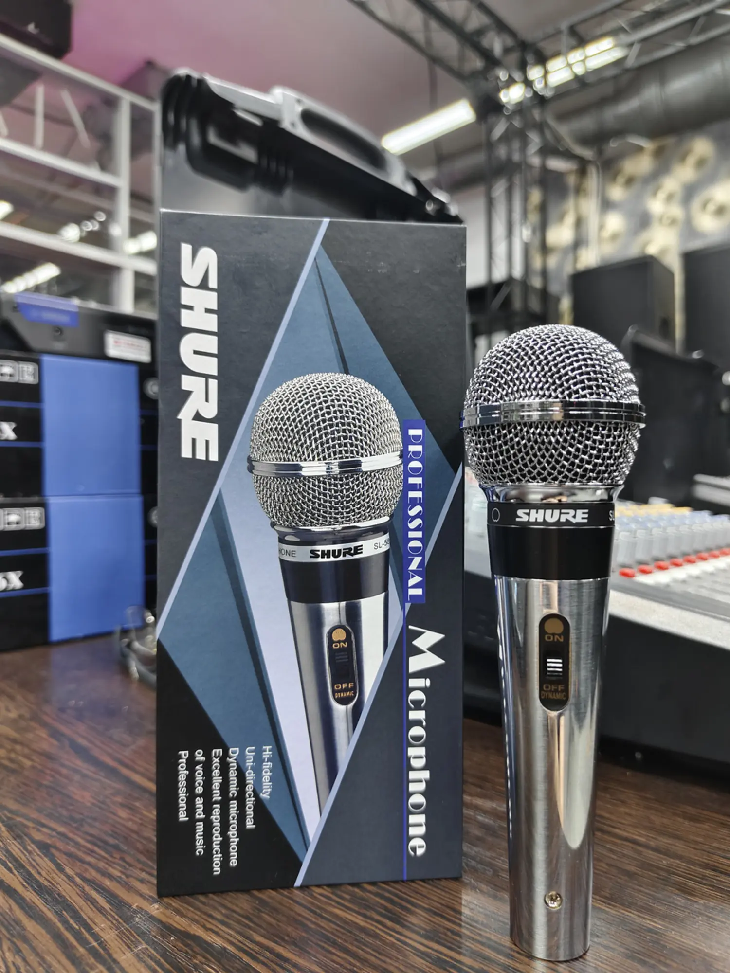Проводной вокальный микрофон Shure SL-58 (1 / 2)