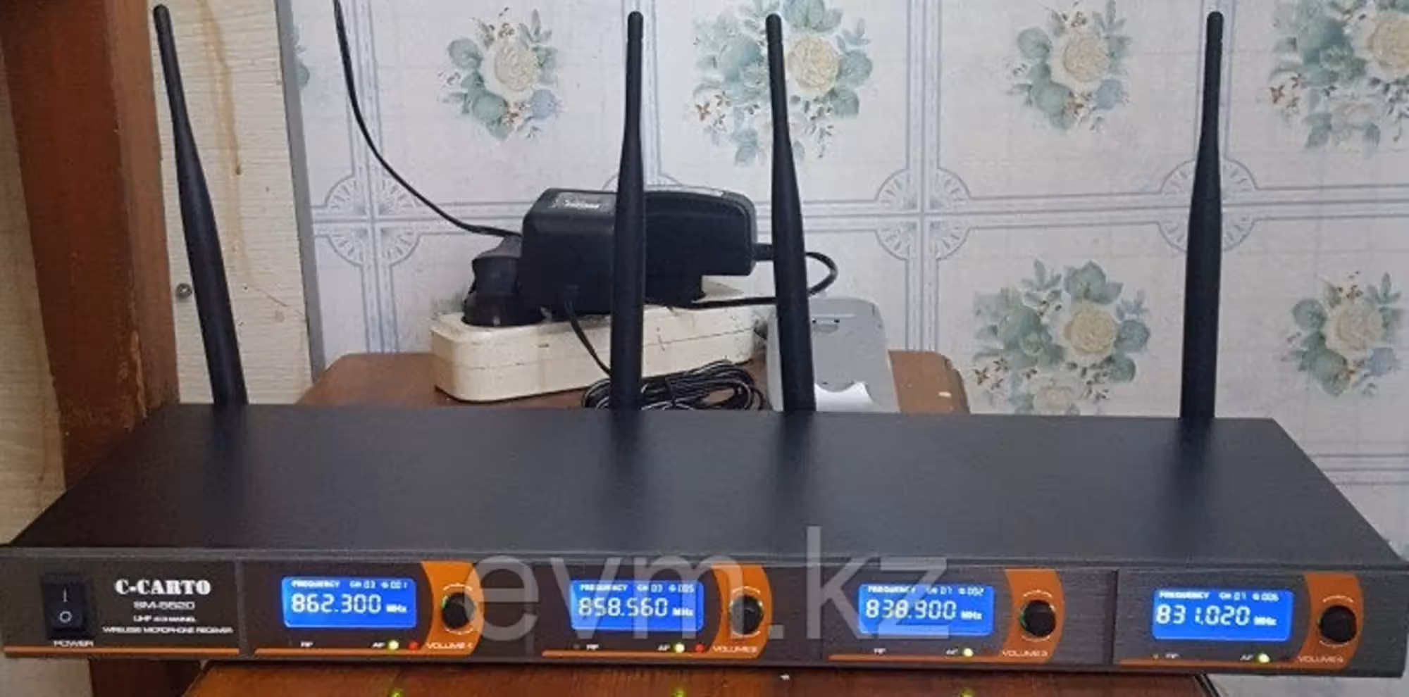 Микрофон настольный радио SM-5520 (2 / 2)