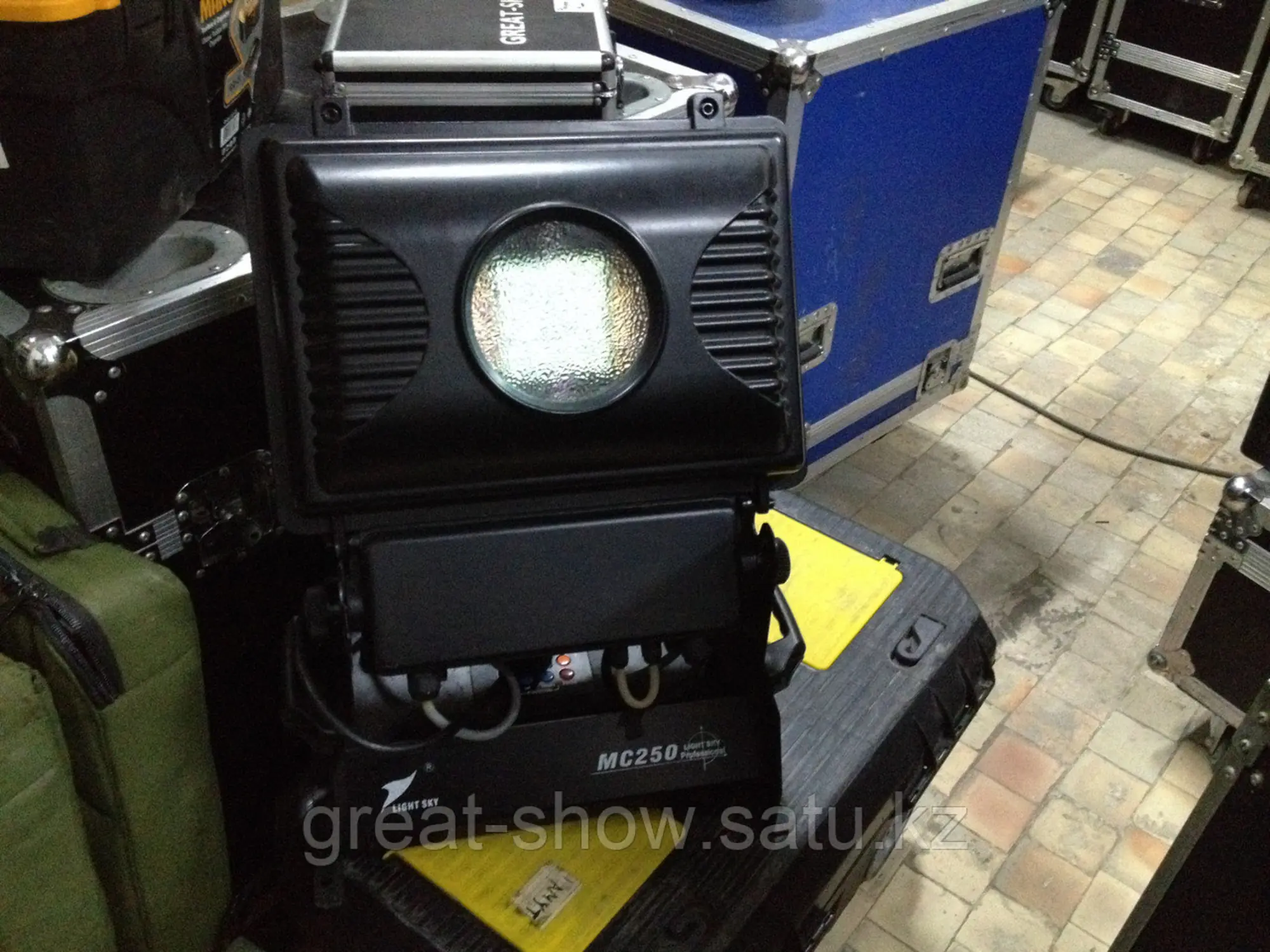 Прожектор архитектурной подсветки Light Sky MC-250 (2 / 2)