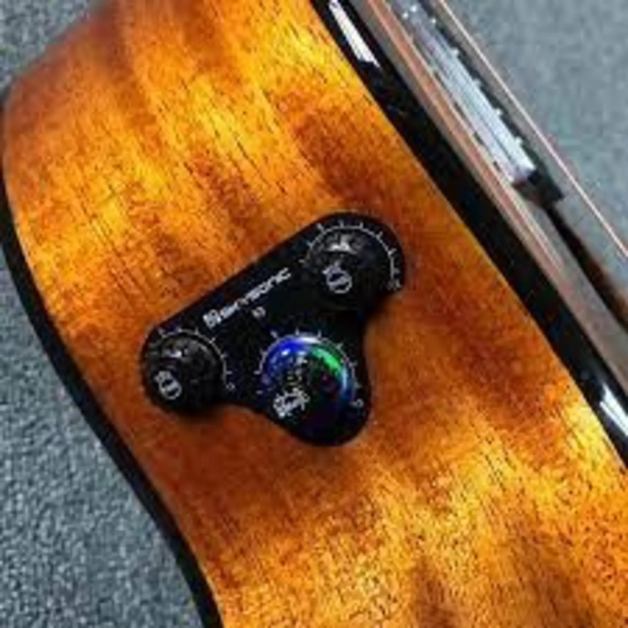 Резонансный звукосниматель KSG SKYSONIC R3 для акустической гитары (1 / 9)
