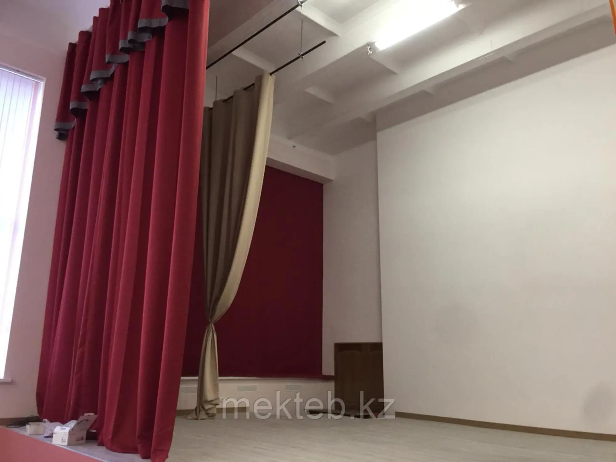 Раздвижной занавес (1 / 1)