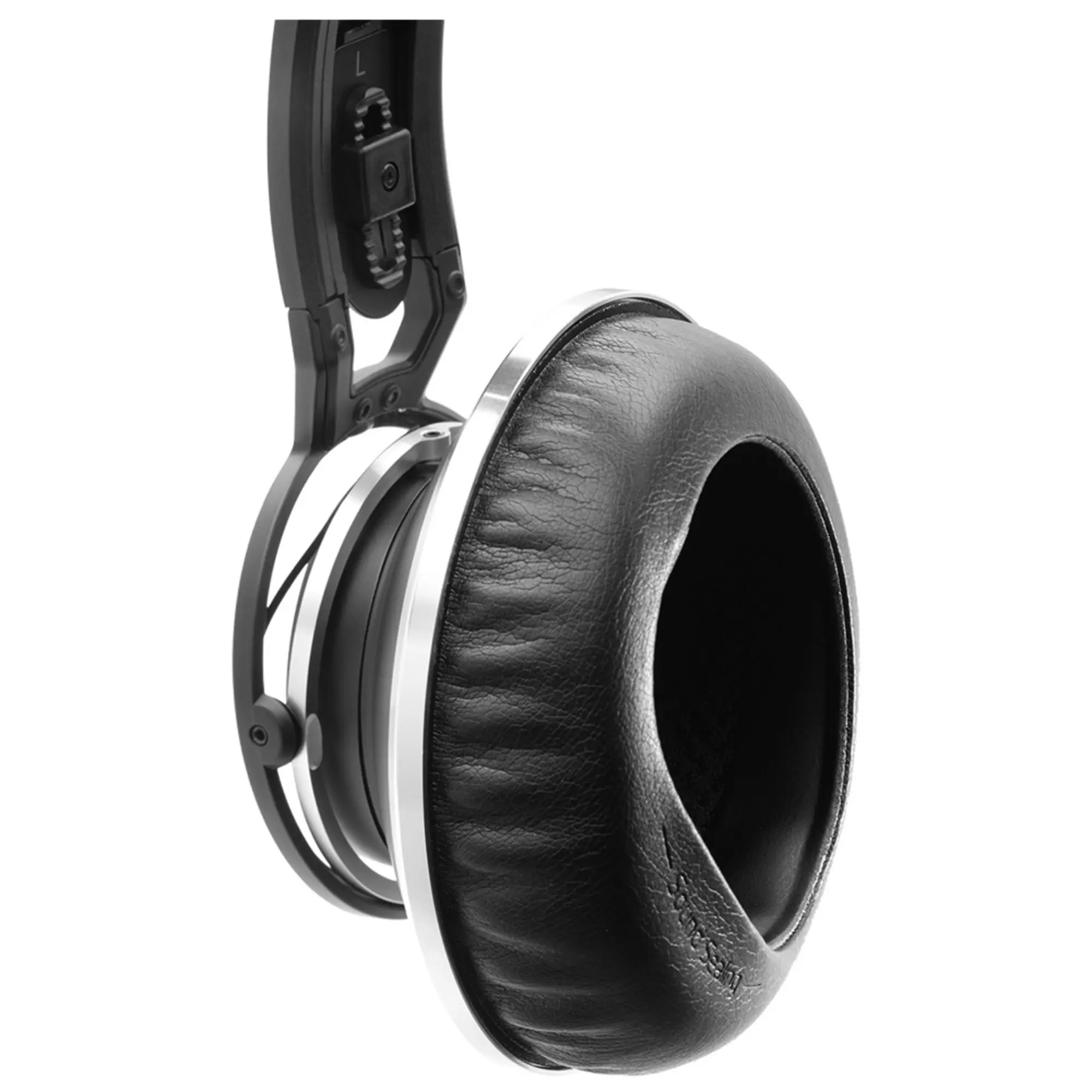 Наушники закрытого типа AKG K872 (4 / 6)