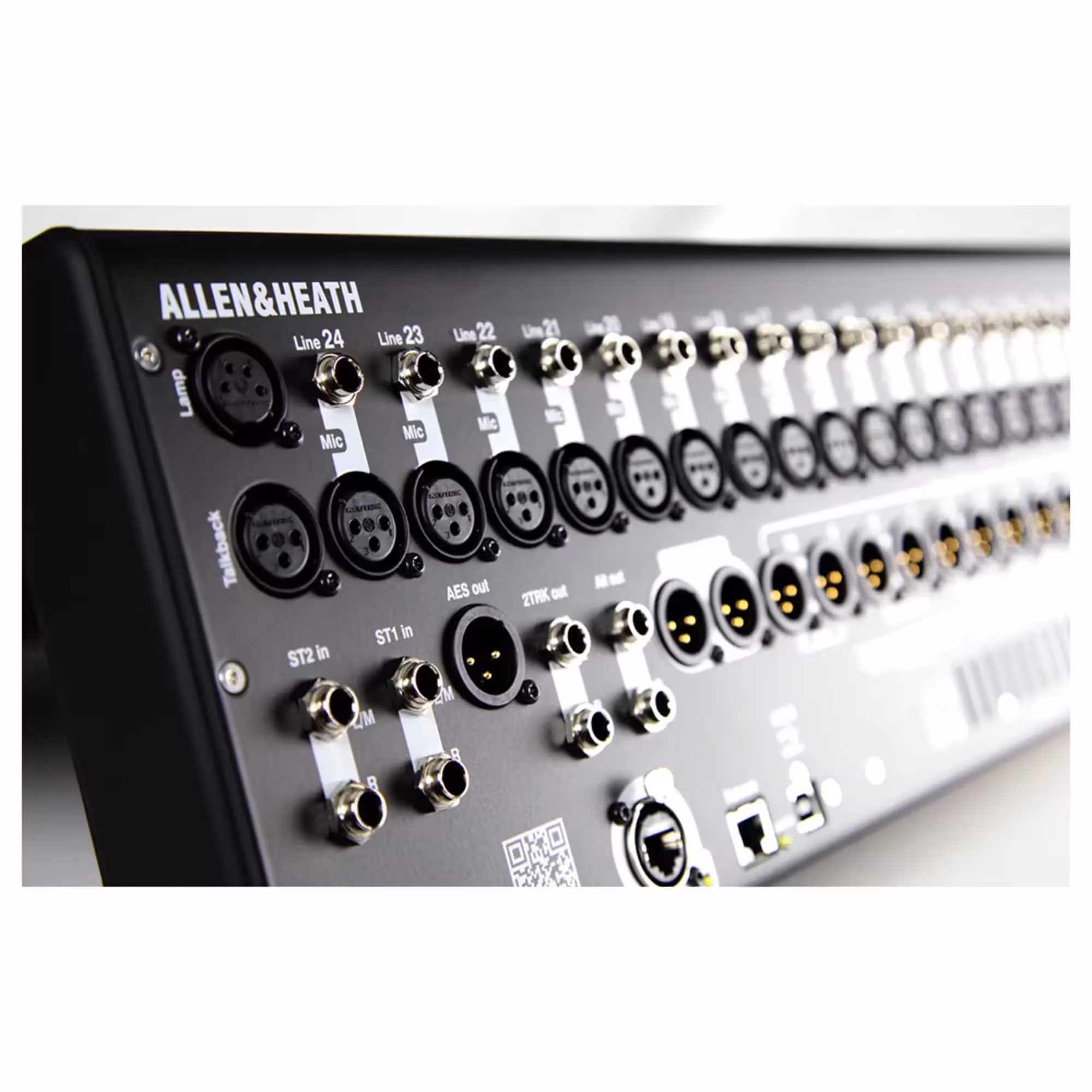 Цифровой микшерный пульт Allen & Heath QU-24C (9 / 10)