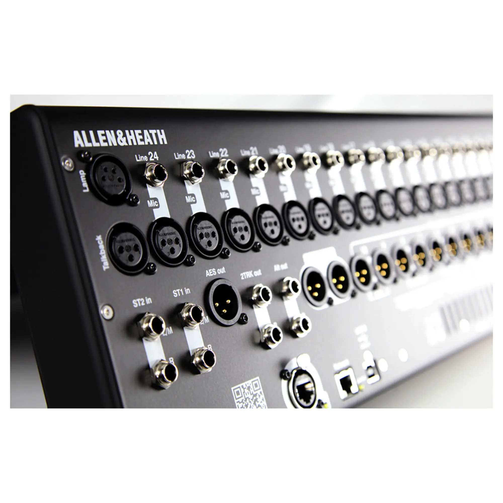 Цифровой микшерный пульт Allen & Heath QU-24C (9 / 10)
