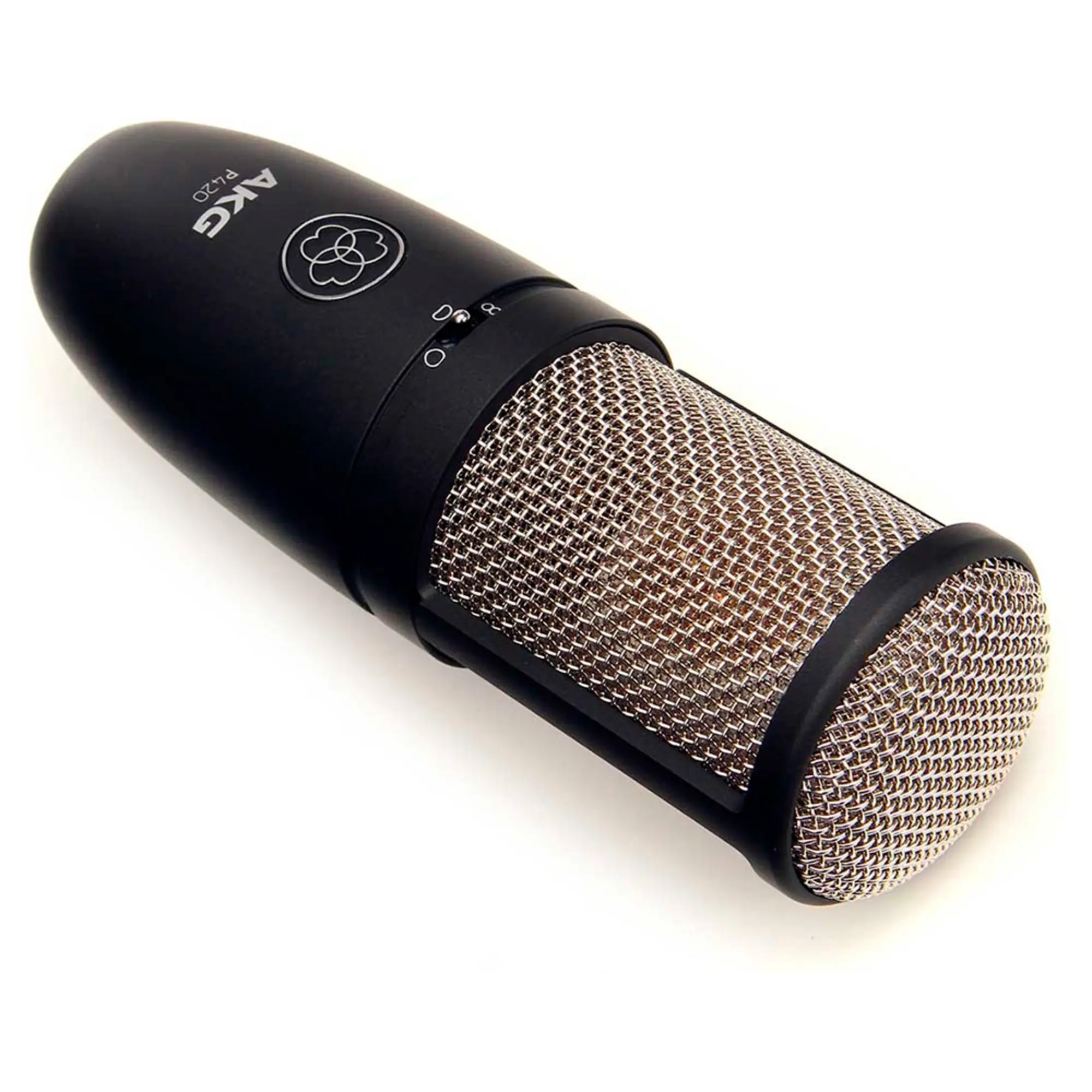 Студийный конденсаторный микрофон AKG P420 (8 / 9)