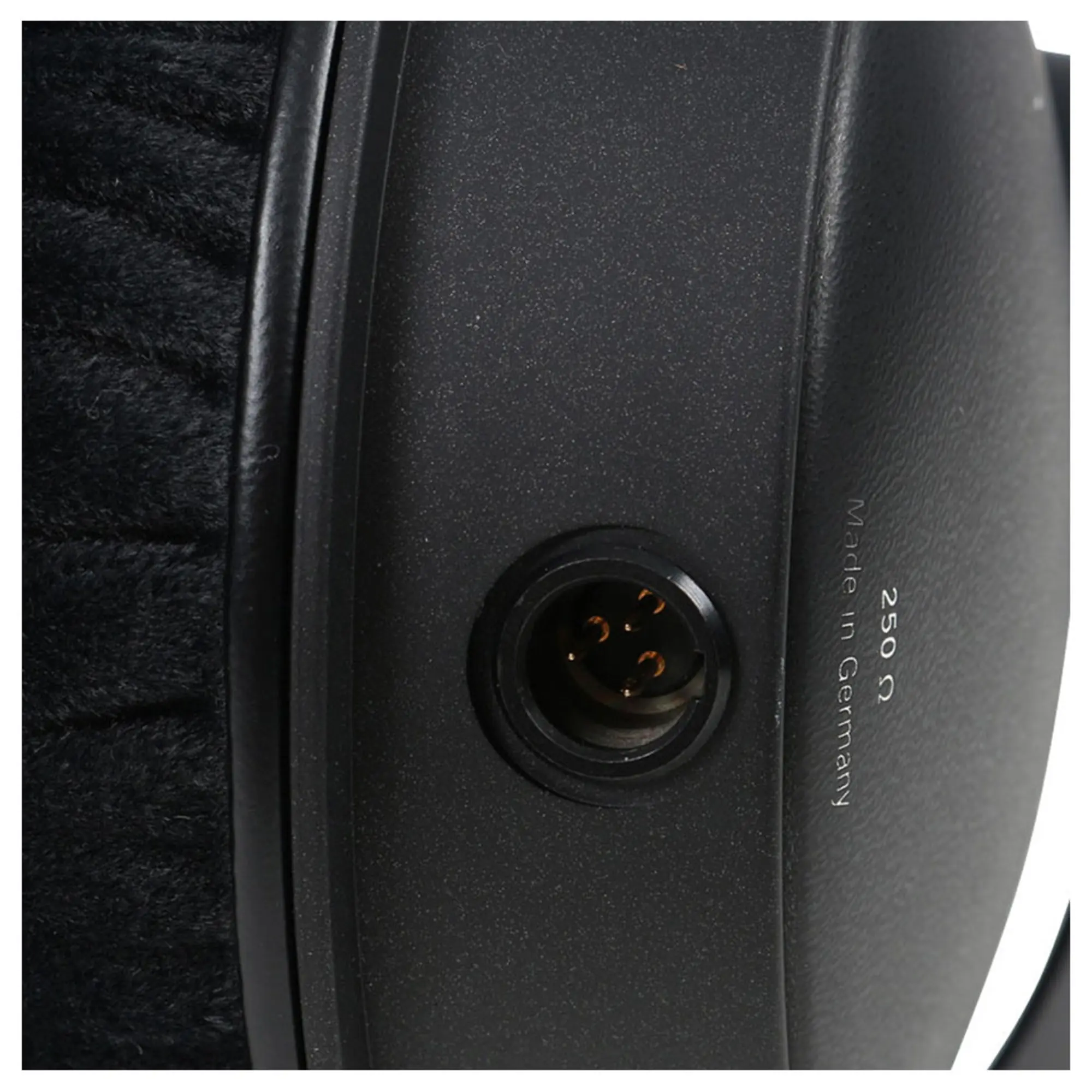 Охватывающие наушники Beyerdynamic DT1770 PRO 250 Ом (8 / 10)