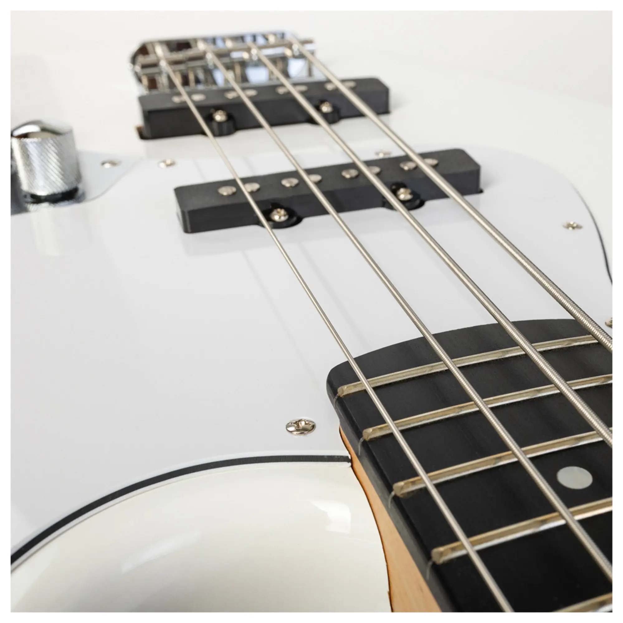 Бас-гитара Rockdale Stars JB Bass White (6 / 8)