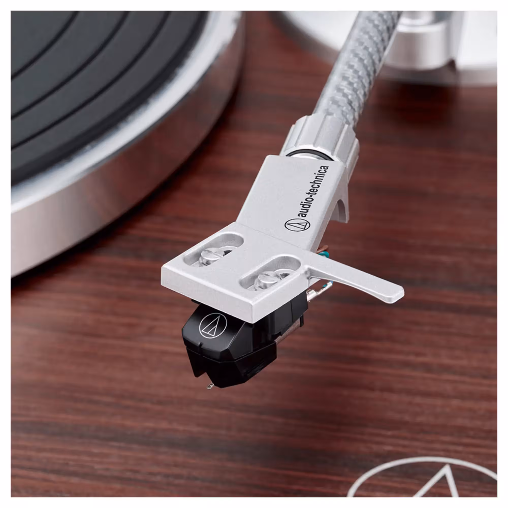Виниловый проигрыватель Audio-Technica AT-LPW50BTRW (6 / 7)
