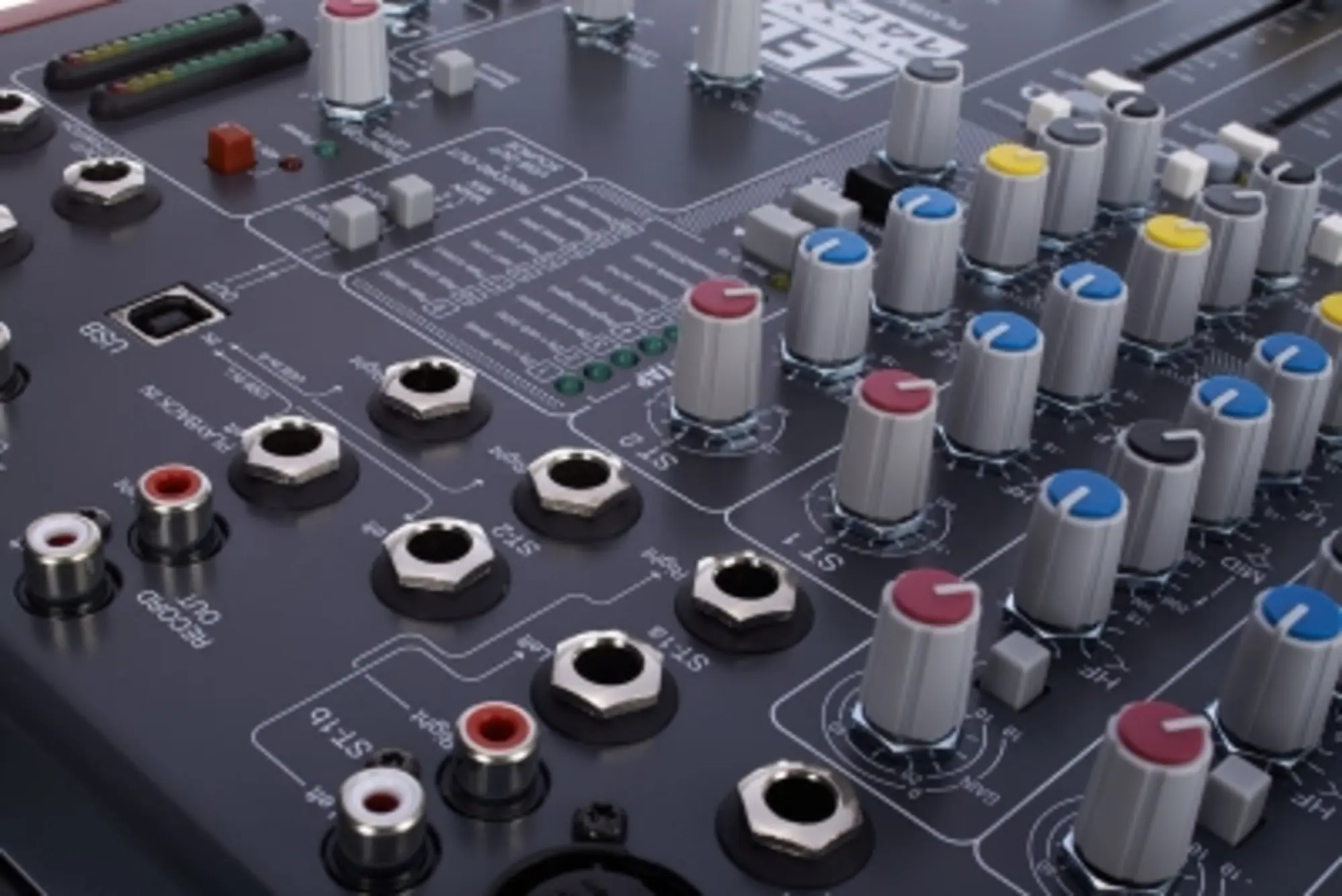 Allen & Heath Qu-24 (3 / 4)