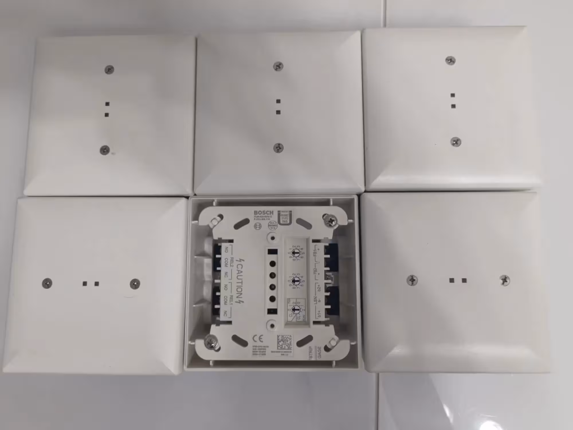 Интерфейсный модуль реле высокого напряжения Bosch FLM-420-RHV-S (1 / 4)