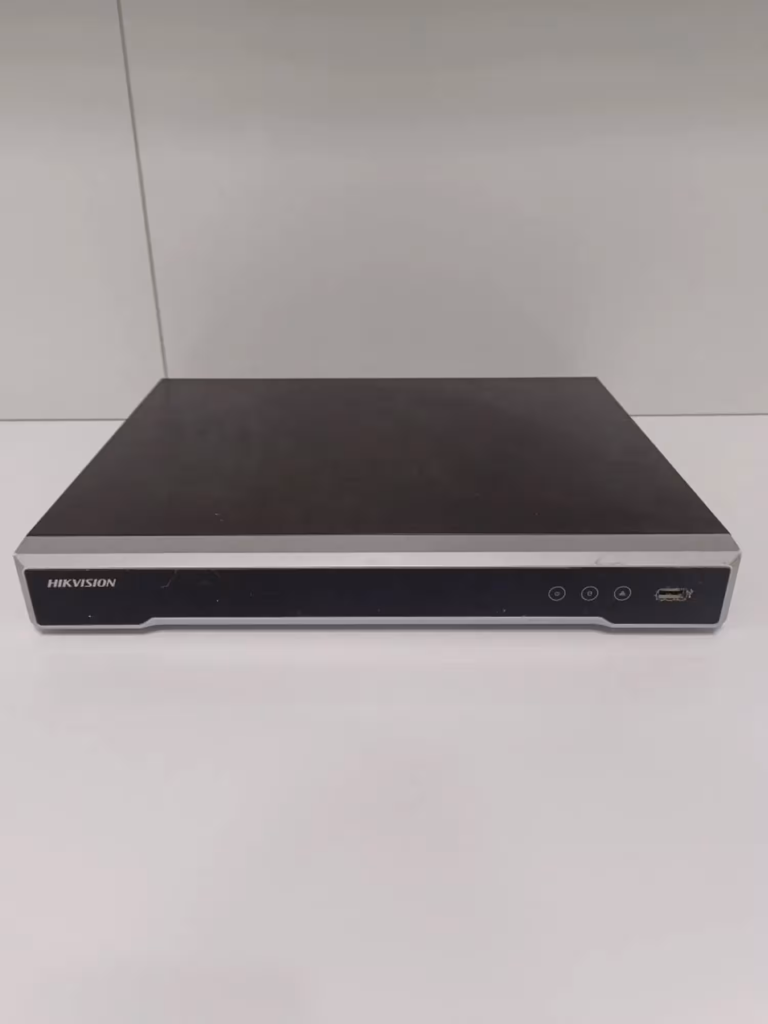 Сетевой видеорегистратор Hikvision DS-7616NI-K2 (2 / 3)
