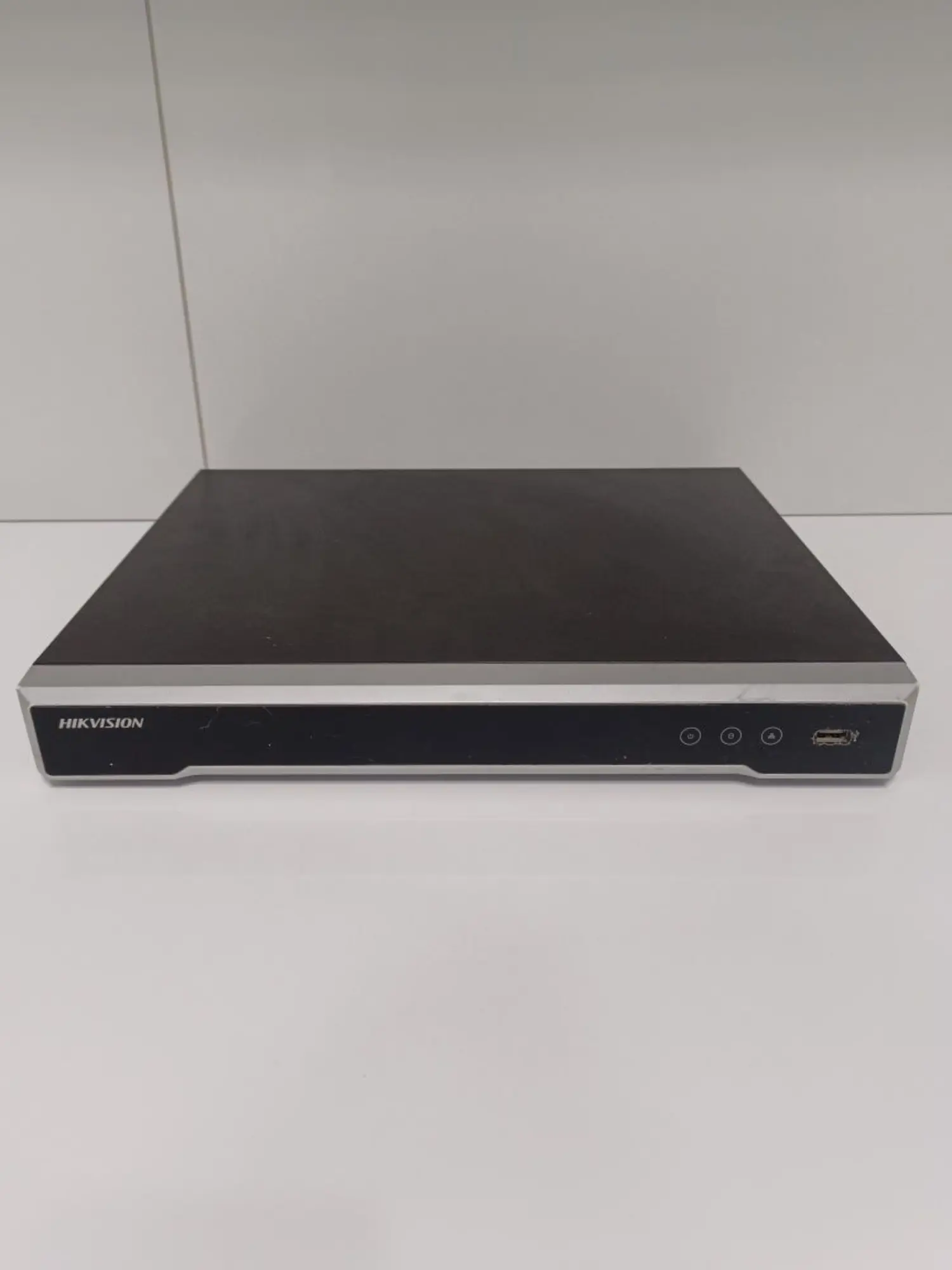 Сетевой видеорегистратор Hikvision DS-7616NI-K2 (2 / 3)
